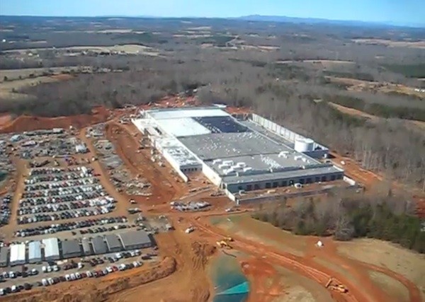 apple-data-center-02-23-2011