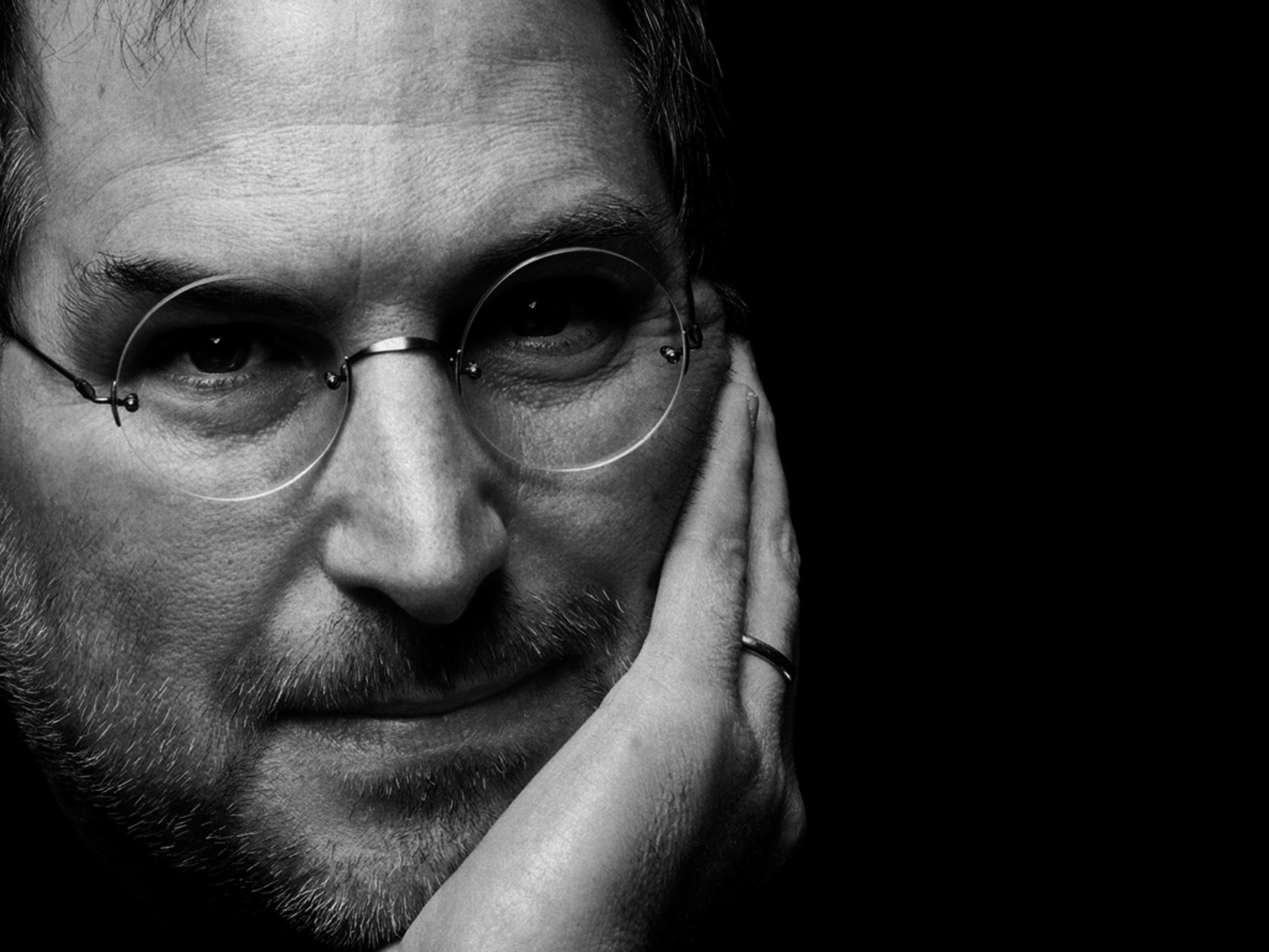 APPLE-CEO-Steve-Jobs-glasses