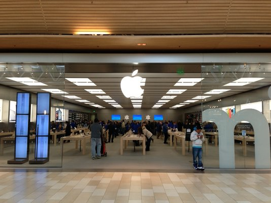 Like A Bad Joke, The Apple Store That Sells The Most iPhones Is Where?  Delaware.