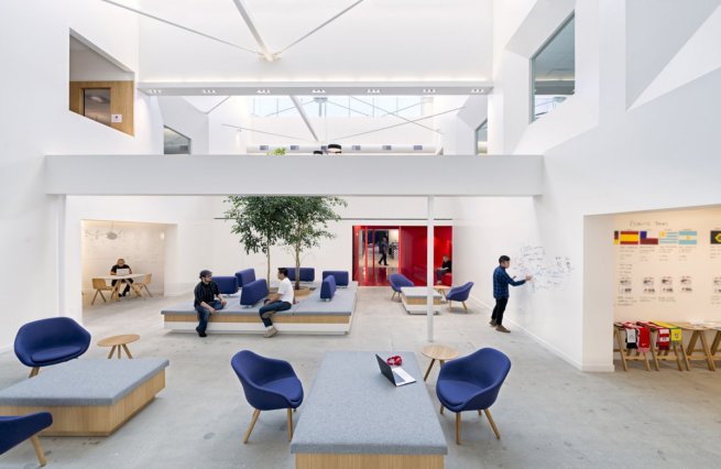 in-this-courtyard-each-of-the-walls-can-be-used-like-a-whiteboard-and-then-wiped-clean
