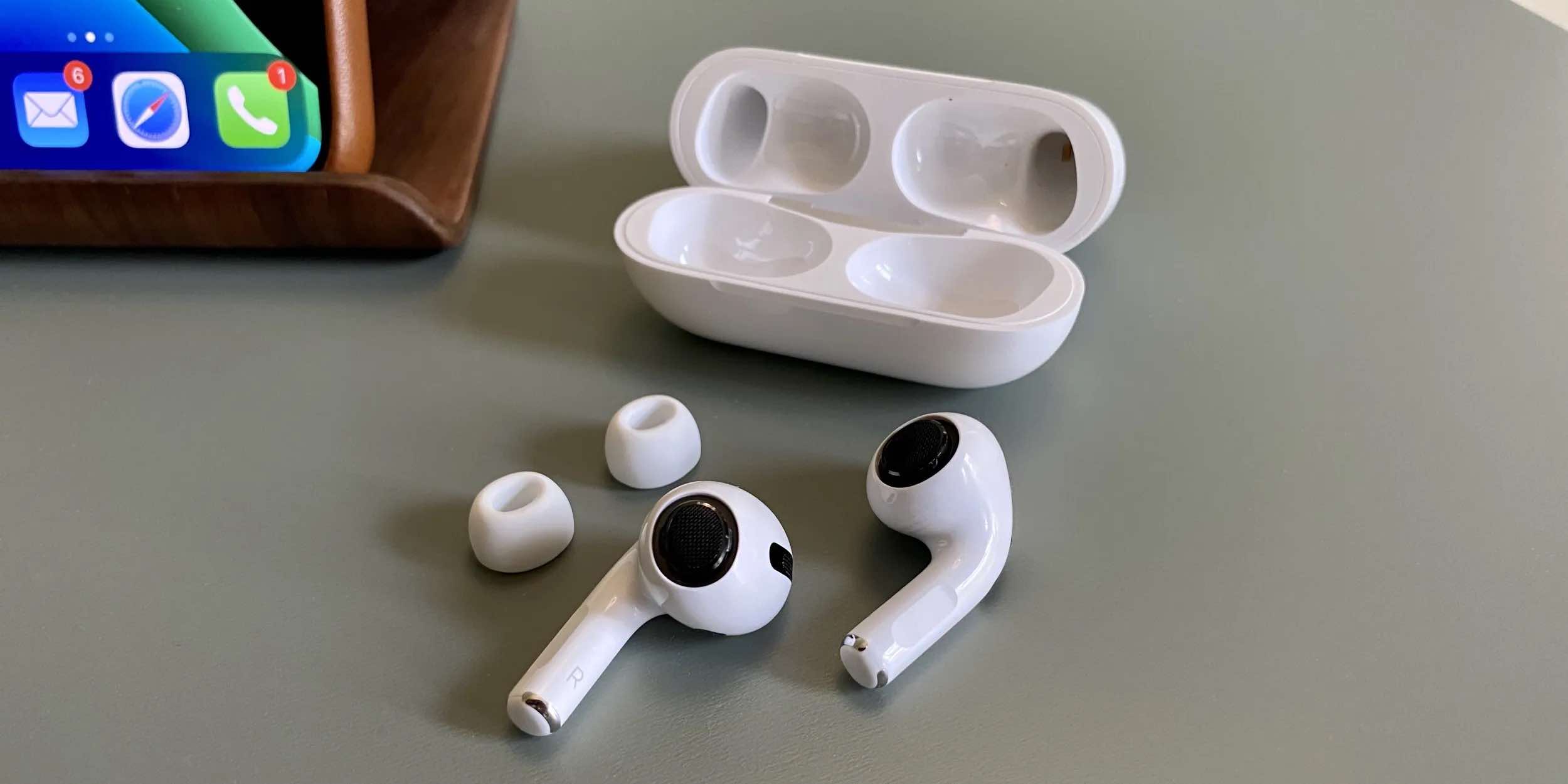 AirPods note working clean