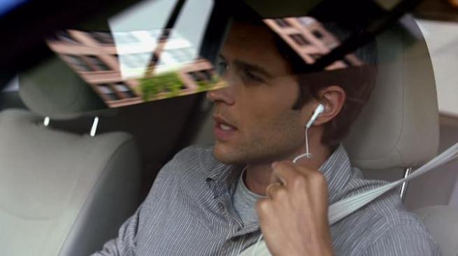 iPhone 4S advert (Siri, guy in a car)