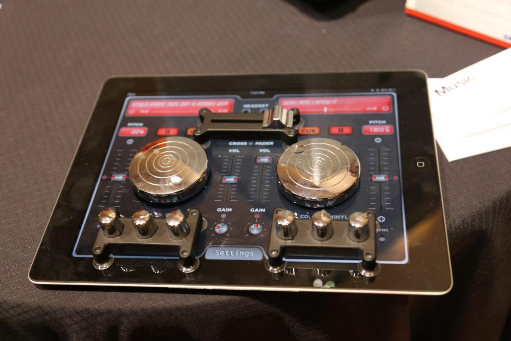 turn-your-ipad-into-a-real-hardware-dj-controller-with-ion-audio-s