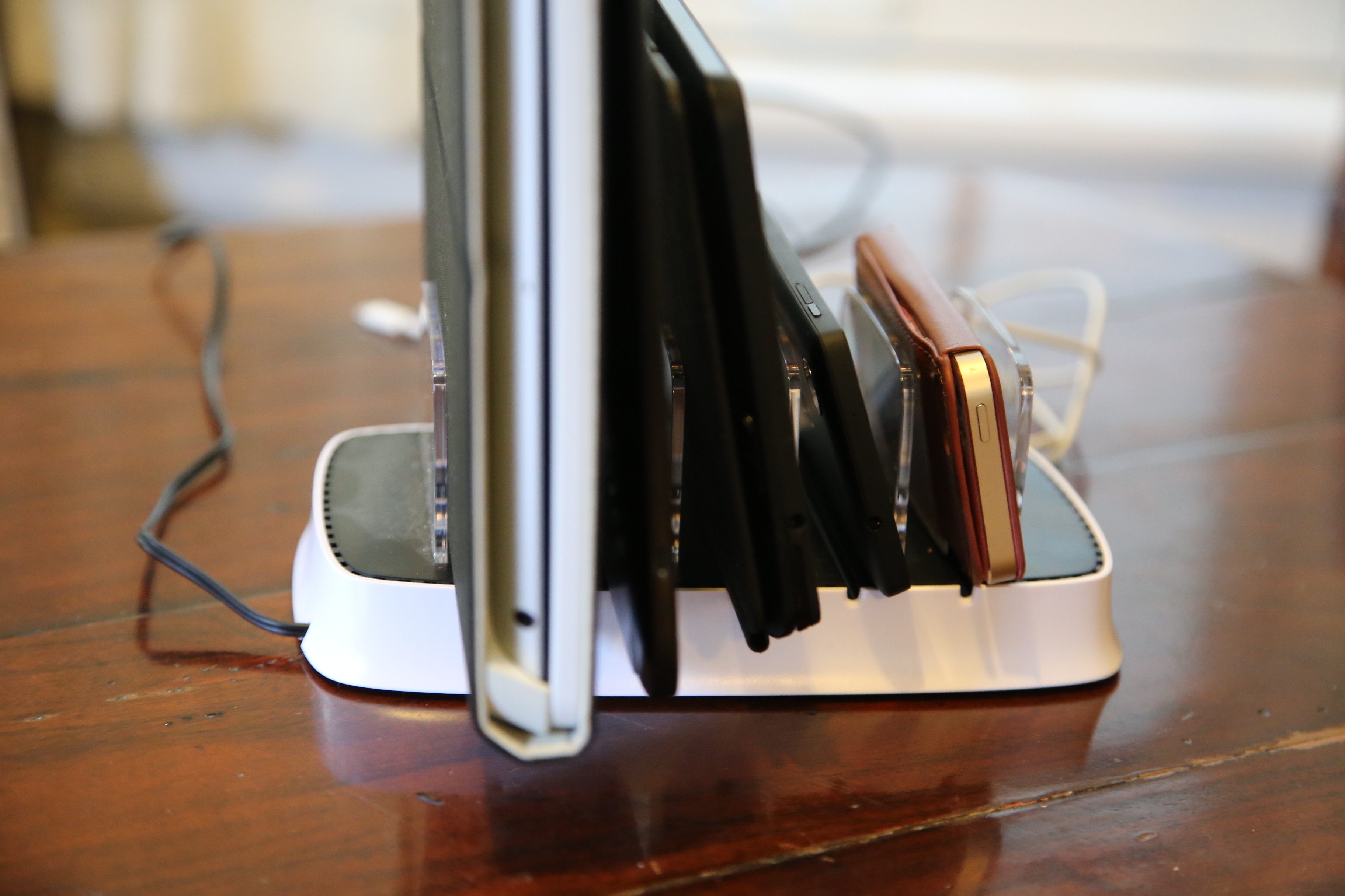  CES 2013: Griffin PowerDock 5 は最大 5 台の iOS デバイスを充電および整理します