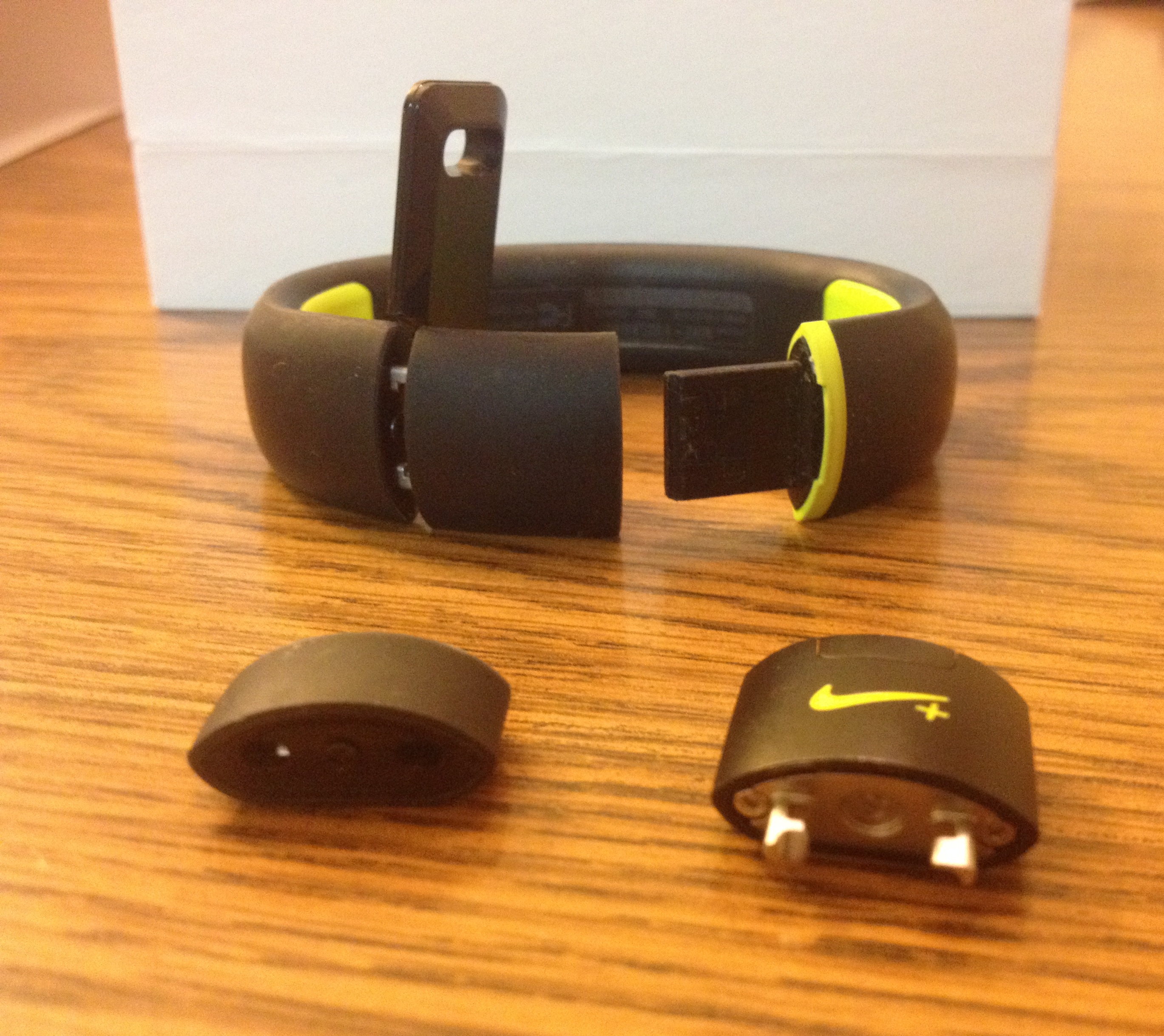 Review: Nike+ FuelBand SE, a smart fitness band that encourages