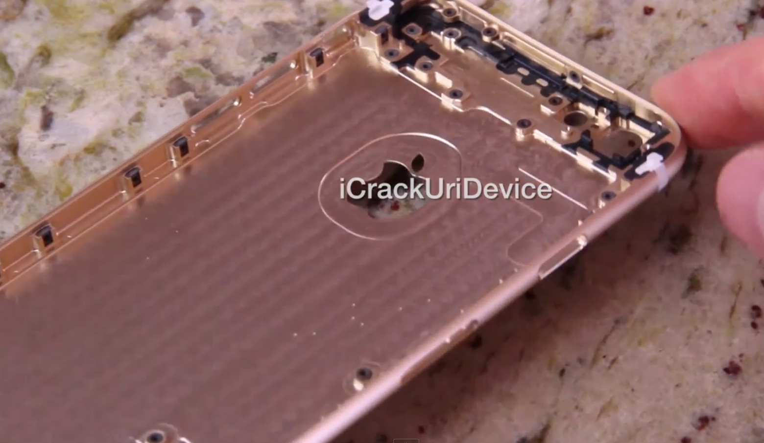 Picture of Alleged iPhone 6 housing makes another on-screen appearance, ugly ...