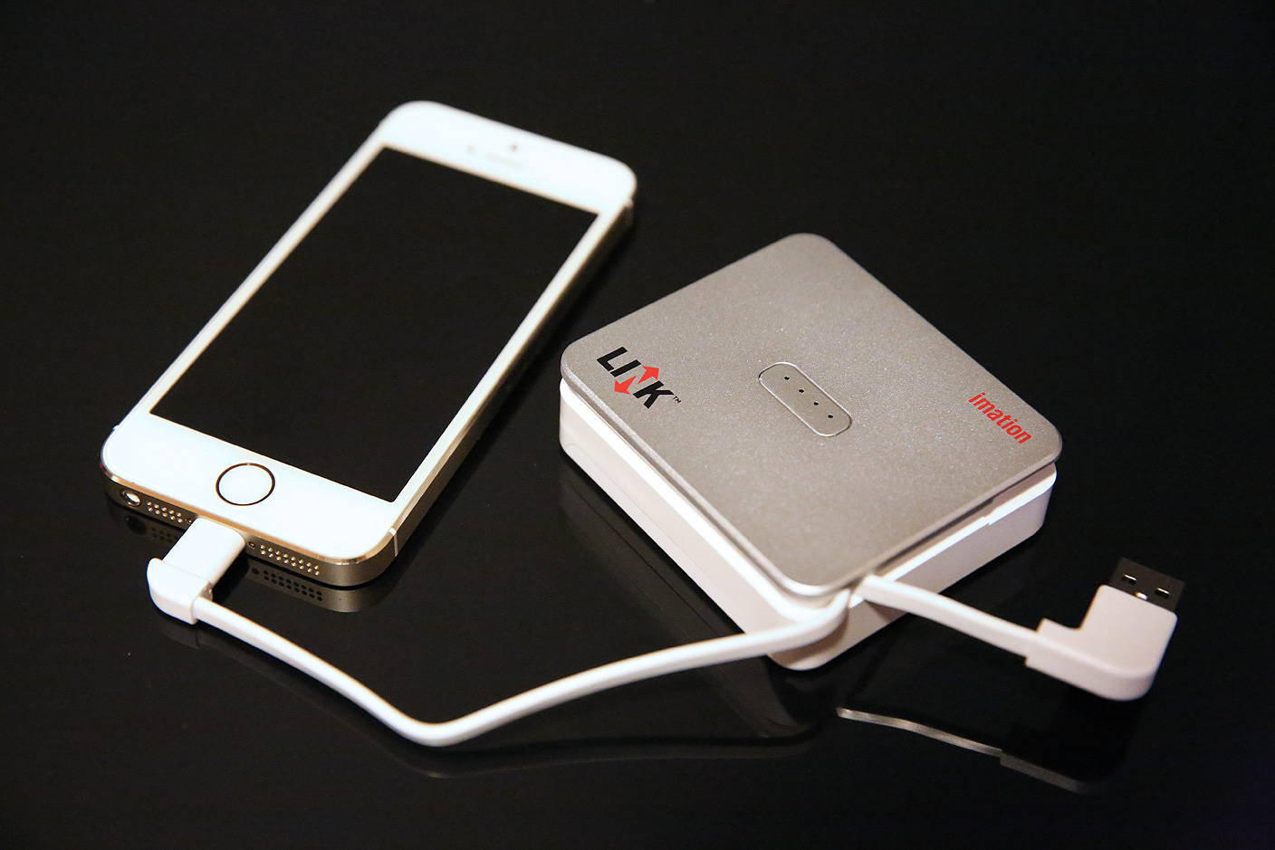 Review Imation's Link Power Drive adds 16/32/64GB of storage to a compact 3,000mAh Lightning