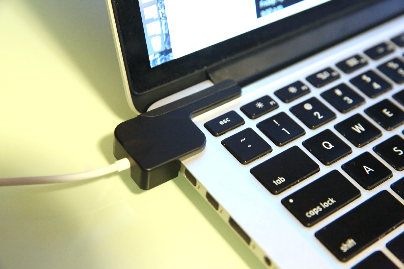 Review Swapping MagSafe for SnapFit, BatteryBox adds 60Wh of portable