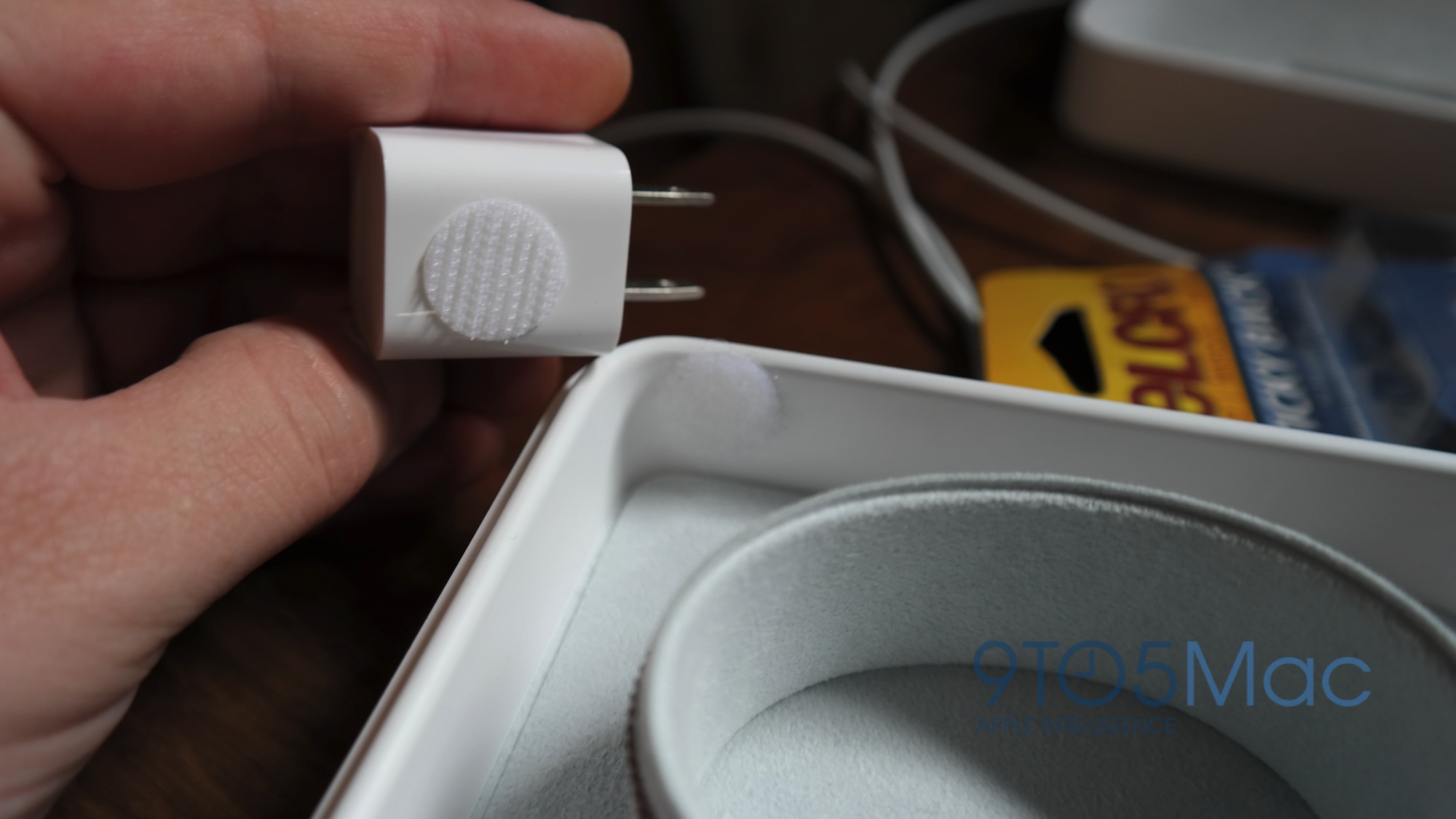 How to modify your Apple Watch box into an Editionstyle charging case