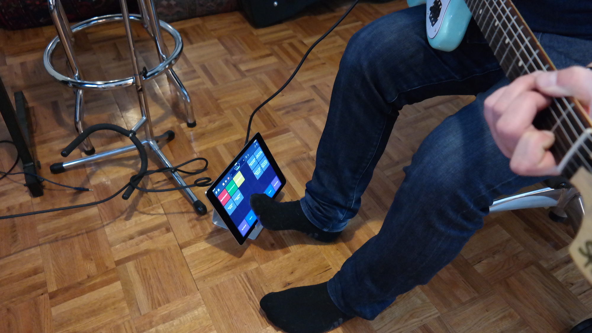 The Logic Pros Turning iPad into a virtual pedalboard using Logic Remote 9to5Mac