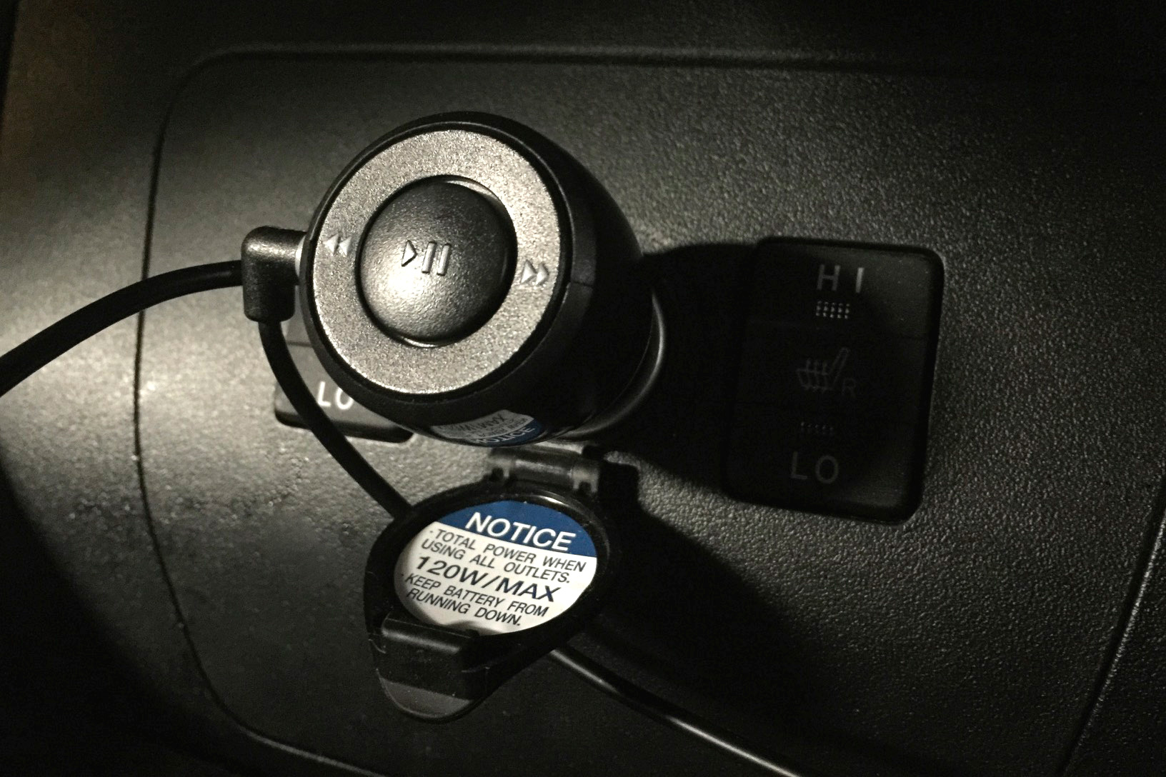 Review Griffin iTrip AUX is the 3in1 car audio, power, and remote