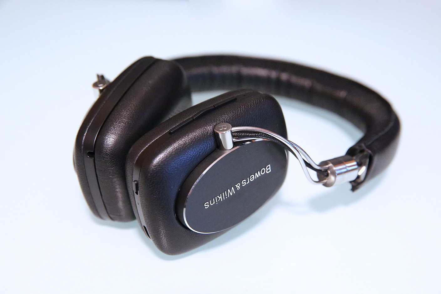 名機】Bowers&Wilkins P5 Wireless ワイヤレスB&W ヘッドホン
