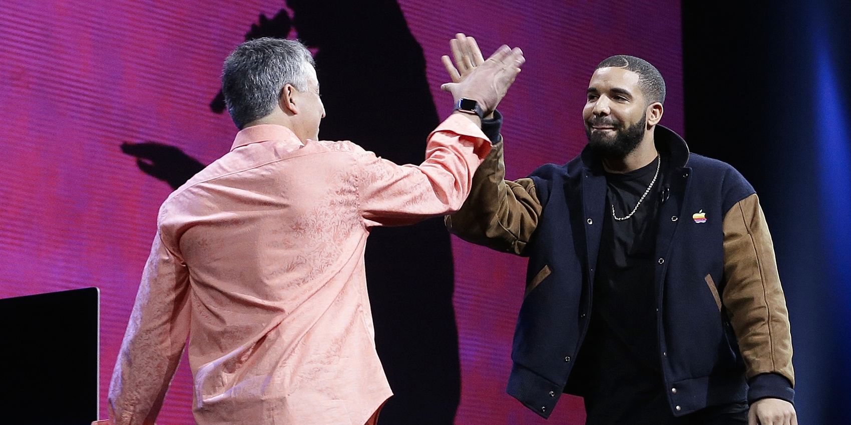 apple-music-execs-say-beats-1-is-the-biggest-radio-station-in-the