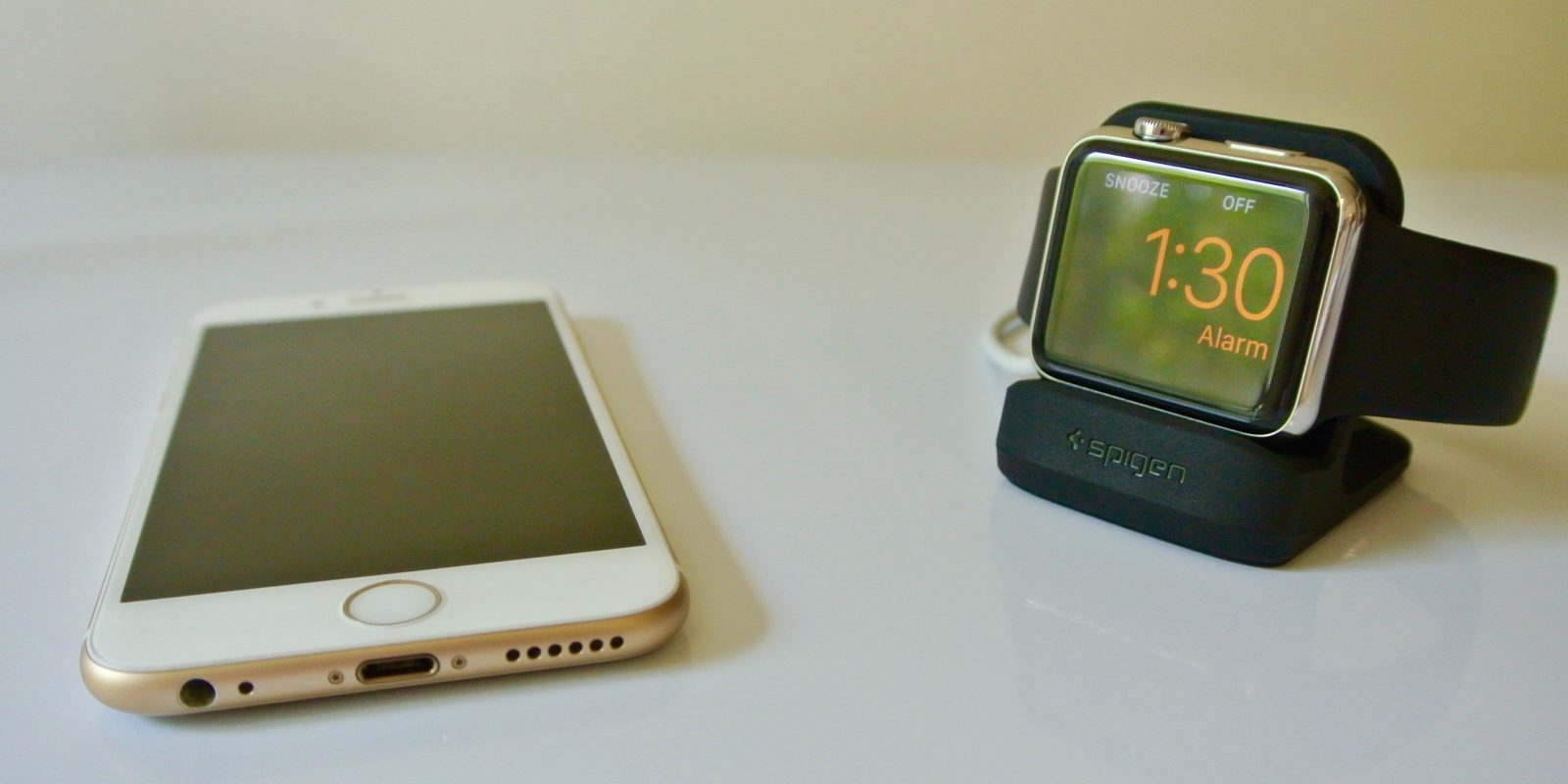 Review Spigen's Apple Watch Night Stand is easy on the wallet, plays
