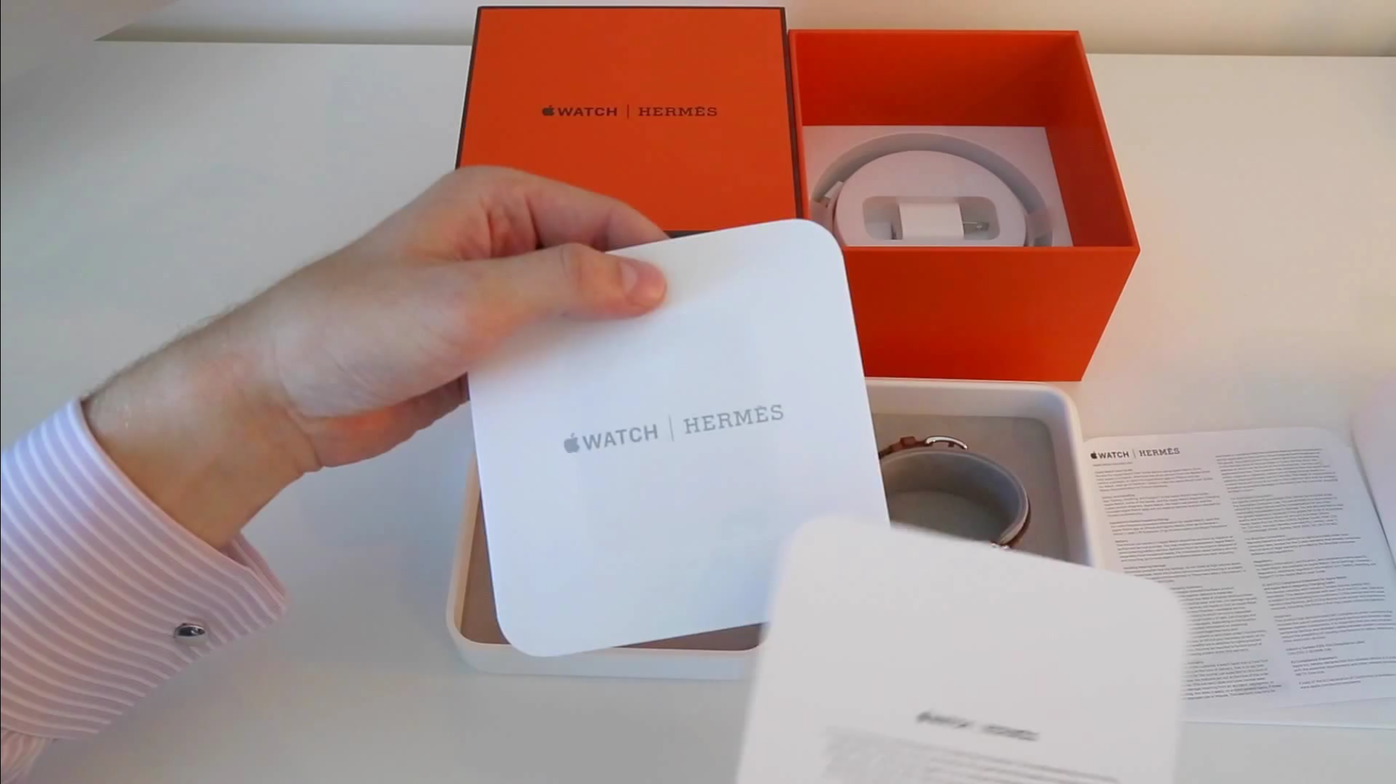 Apple Watch Hermès unboxing, pairing 
