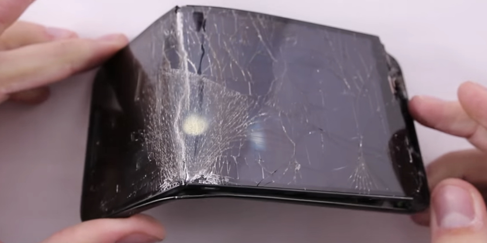 Video suggests Nexus 6P bends easier than iPhone 6 Plus, scratches like