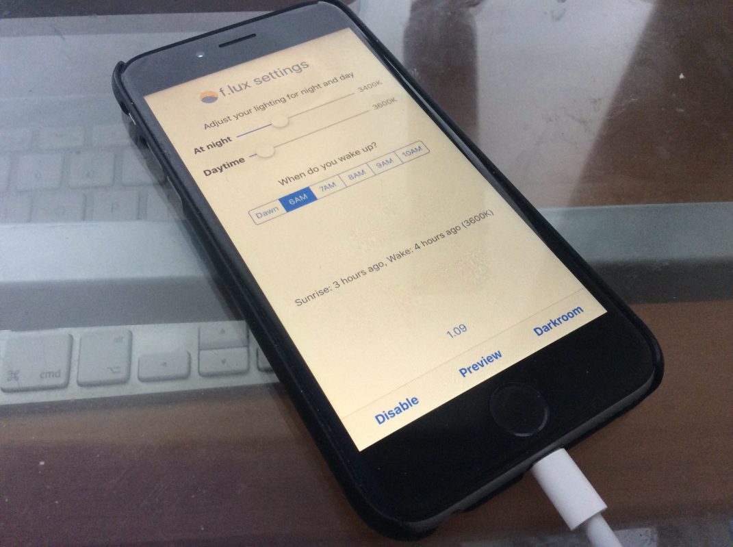 You can now install popular automatic screen brightness app Flux on