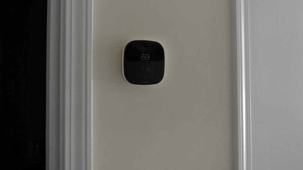 Review HomeKitenabled ecobee3 WiFi thermostat w/ remote sensors is