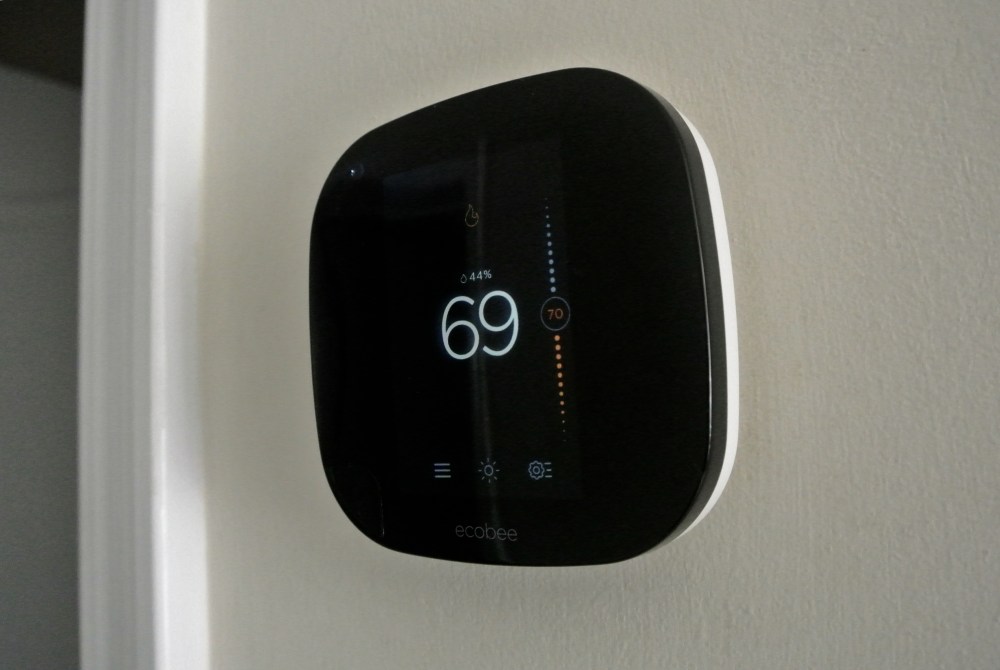 Review Homekit Enabled Ecobee3 Wi Fi Thermostat W Remote Sensors Is Perfect For Siri Fans 9to5mac