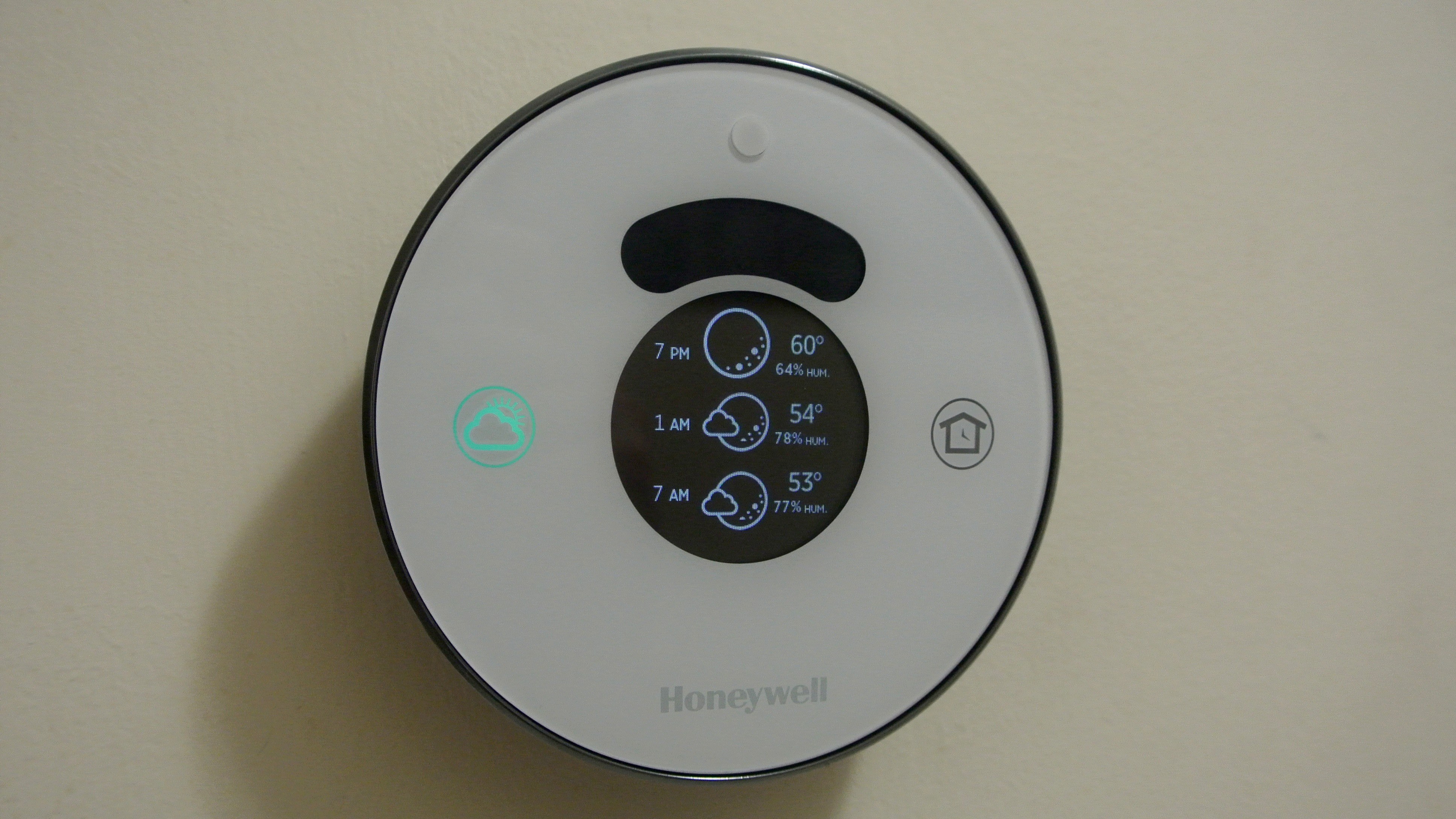 Review Honeywell Lyric Round WiFi Thermostat matches HomeKit smarts