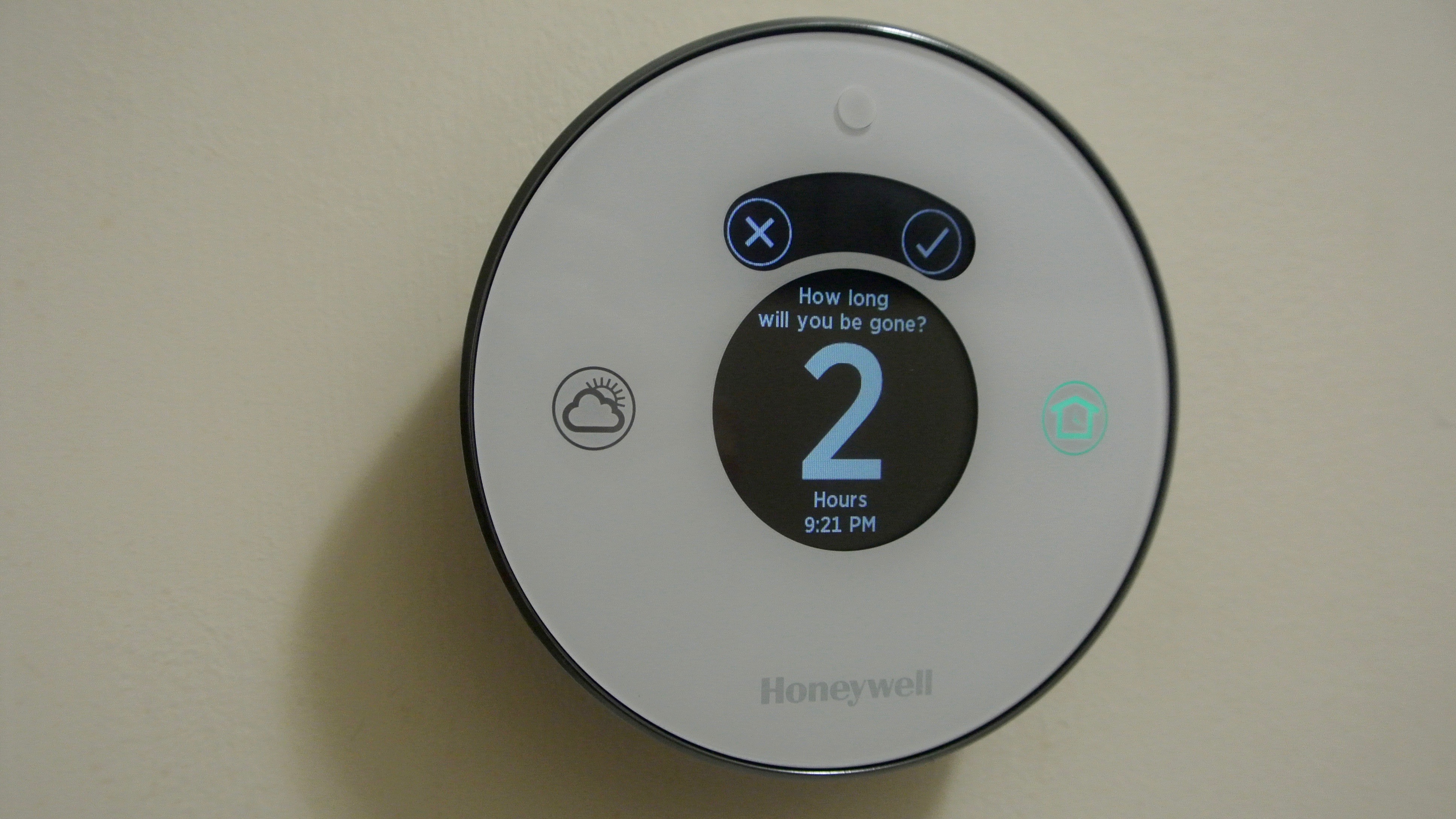 Review Honeywell Lyric Round Wi Fi Thermostat Matches Homekit Smarts With Traditional Style 4690