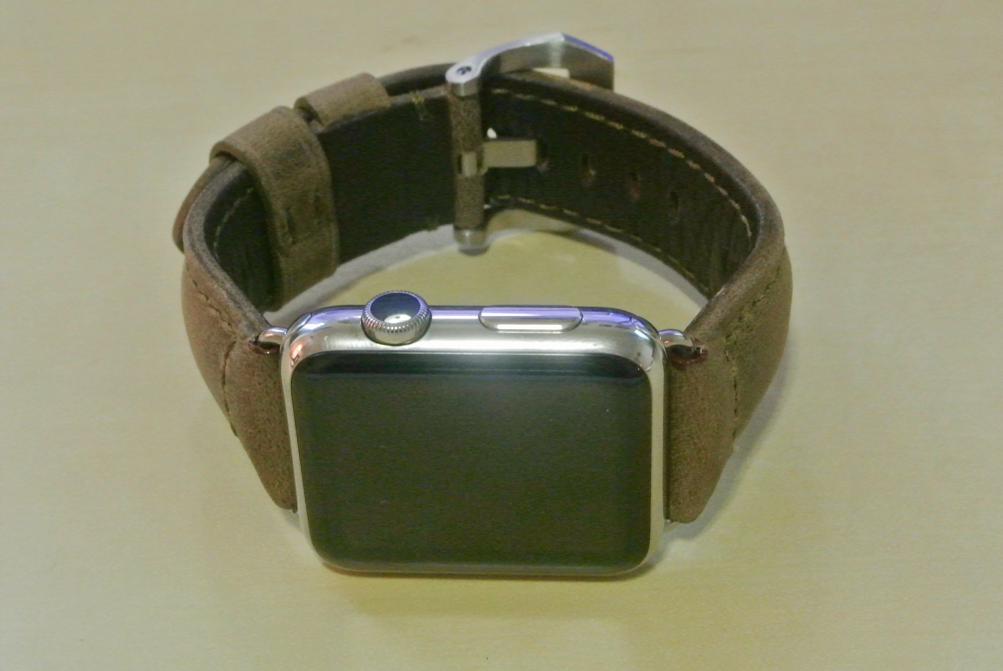 Nomad expands its Apple Watch band lineup with two new rugged Italian