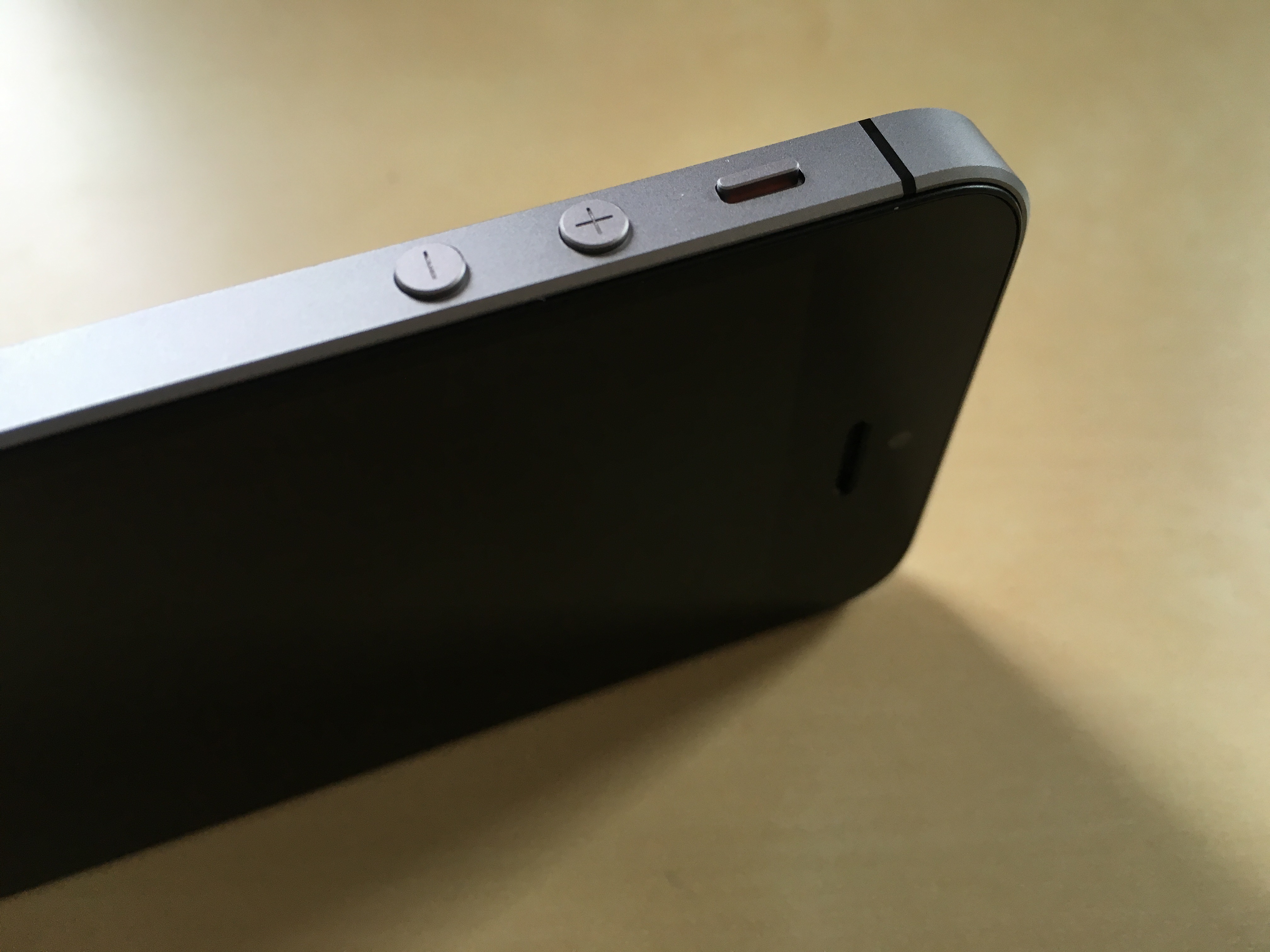 Review iPhone SE is just a (really nice) phone for a great price (with