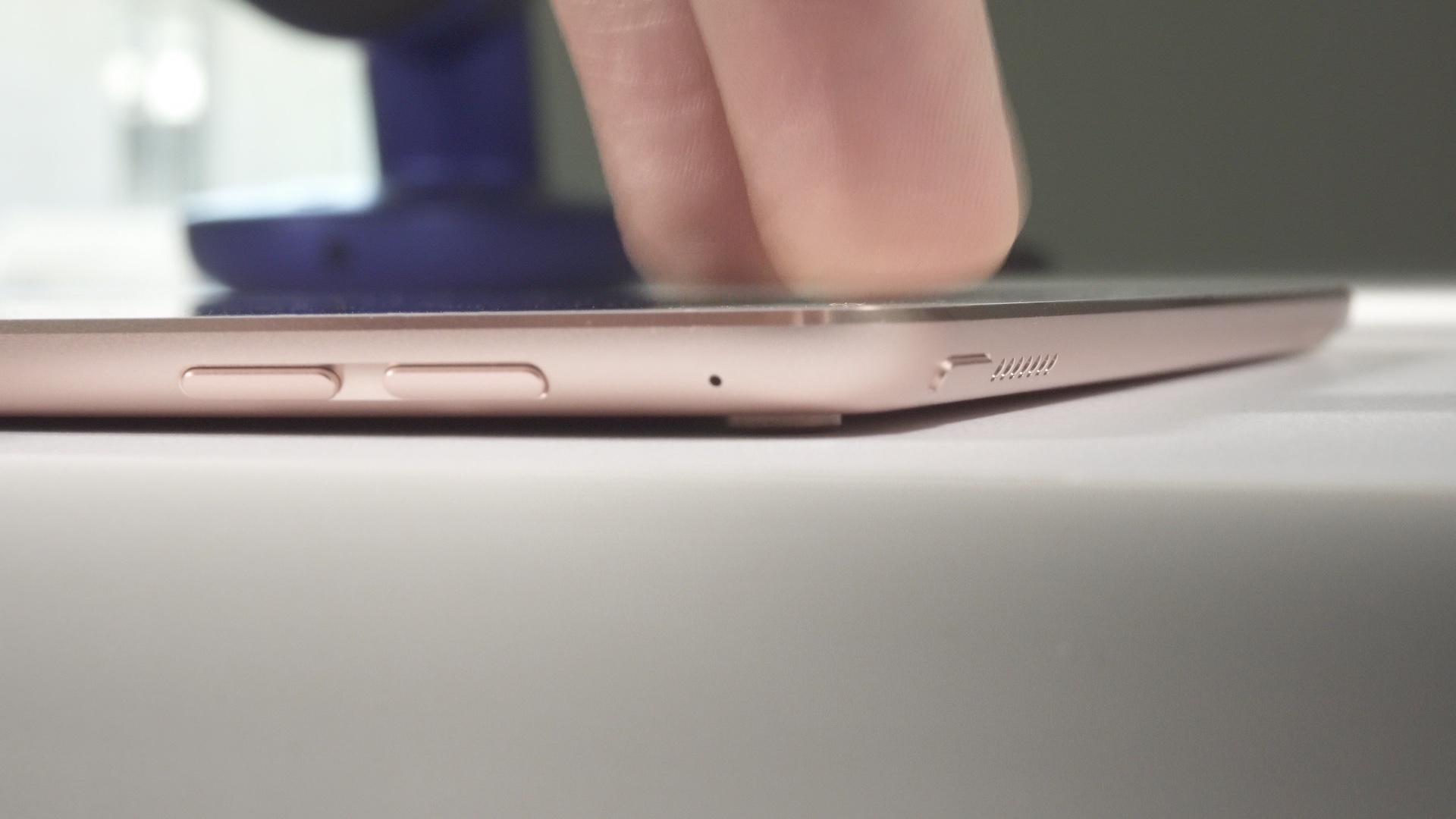 Top new 9.7" iPad Pro features + a few not-so-great features [Video
