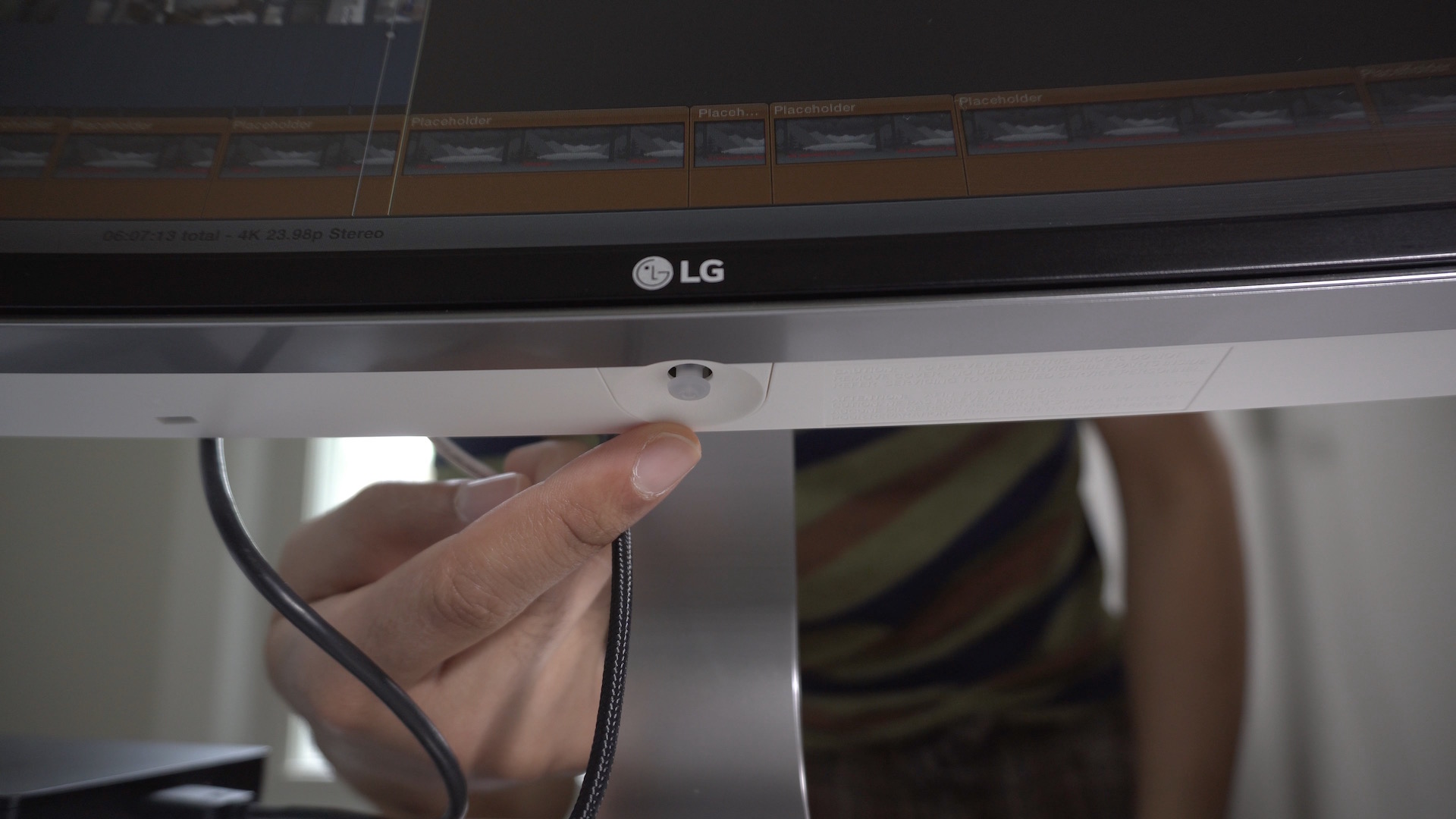 Review LG's 34" UltraWide curved monitor is great for movies and video