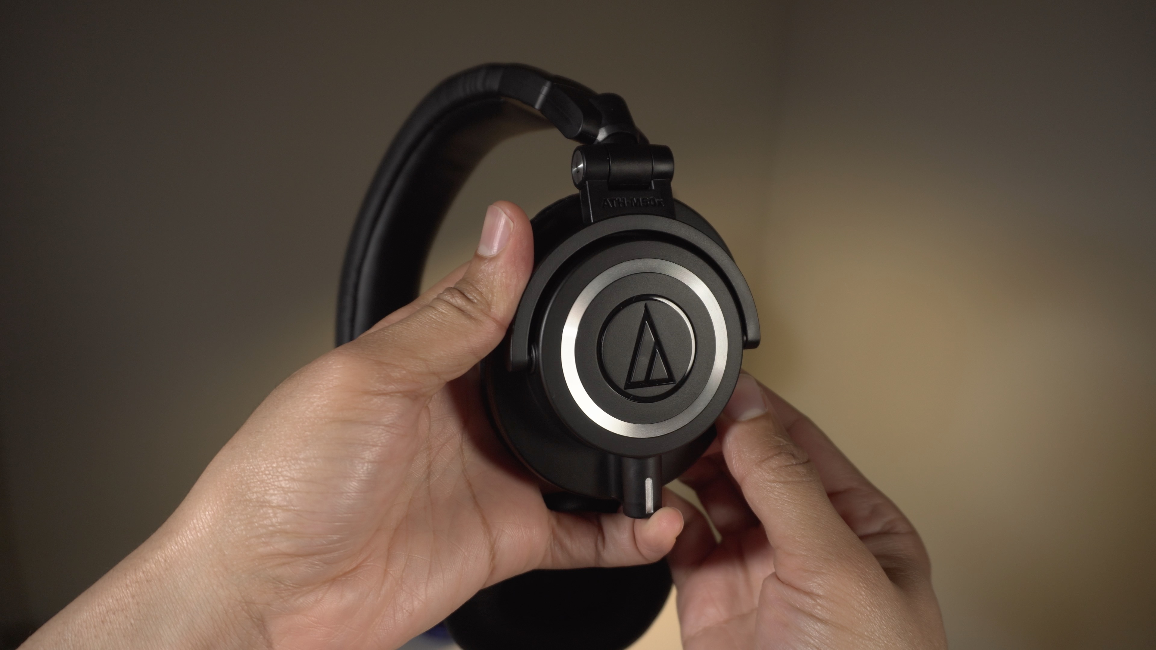 Audio technica ath m50x. Наушники Audio-Technica ATH-m50x. Audio Technica m50x петли. M50x Audio-Technica Metallica. Audio Technica 50x АЧХ.