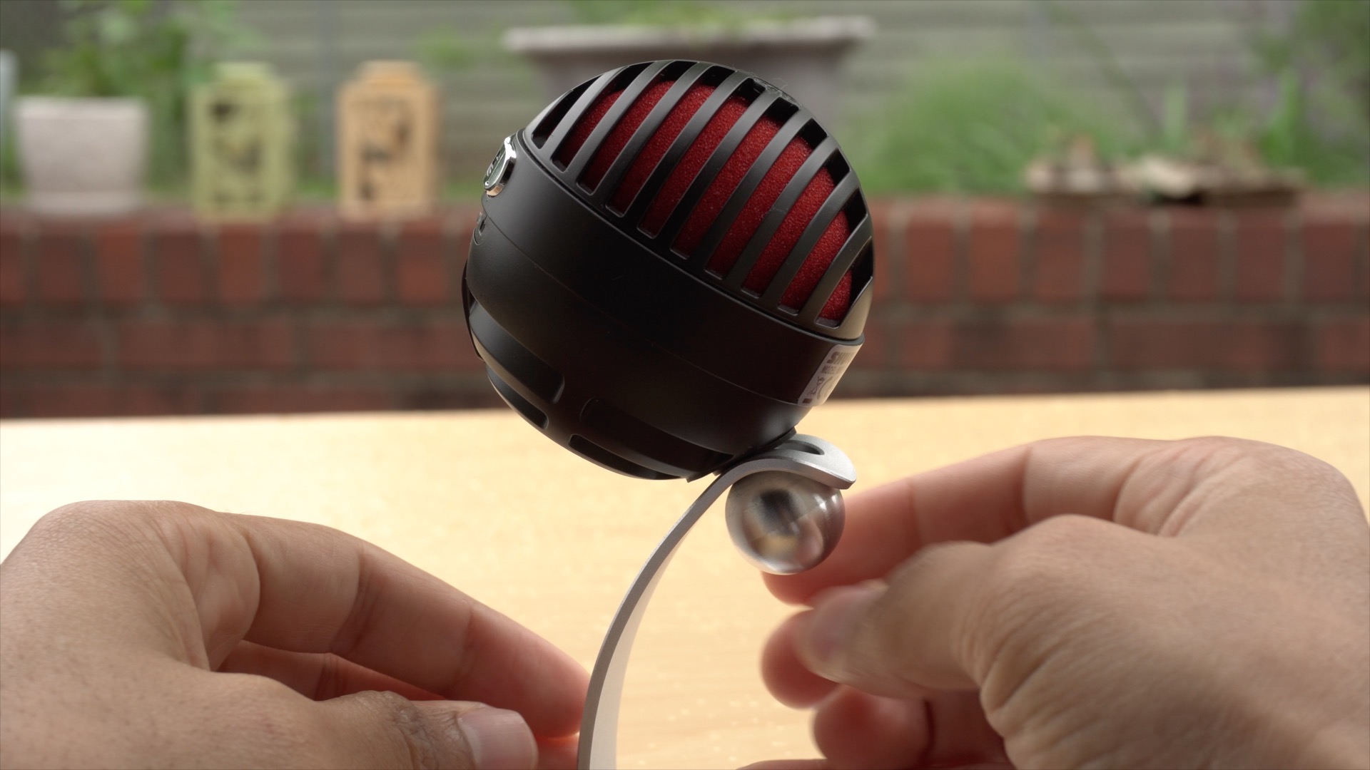 Review The Shure MV5 Digital Condenser is a versatile and inexpensive