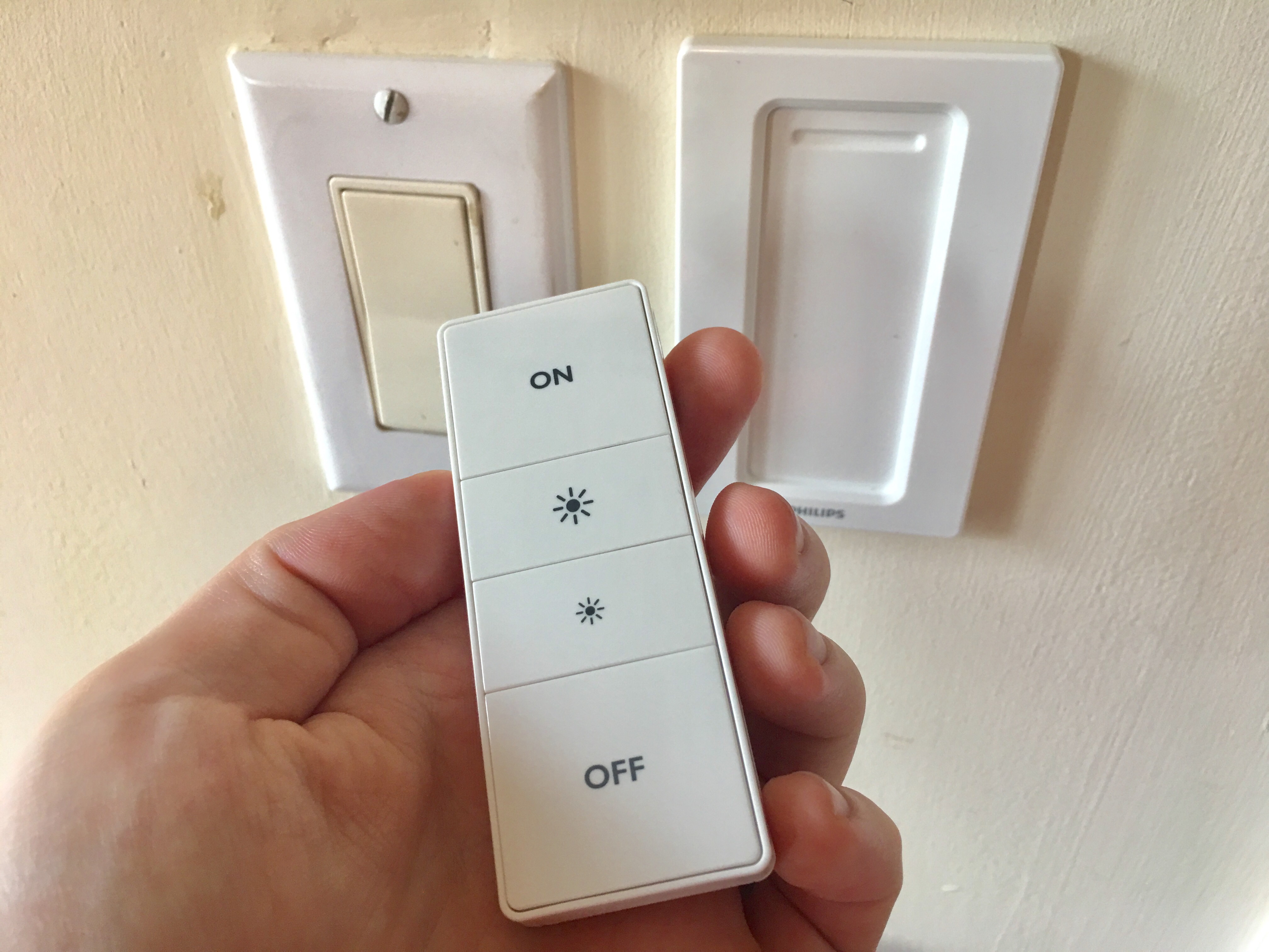 Philips Hue Wall Switch 2