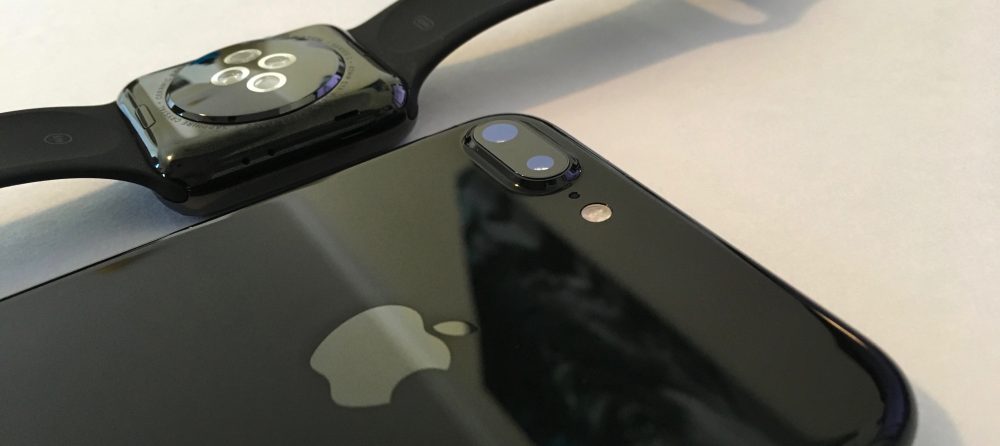 Apple Watch Series 2 iPhone 7 Plus space black jet black