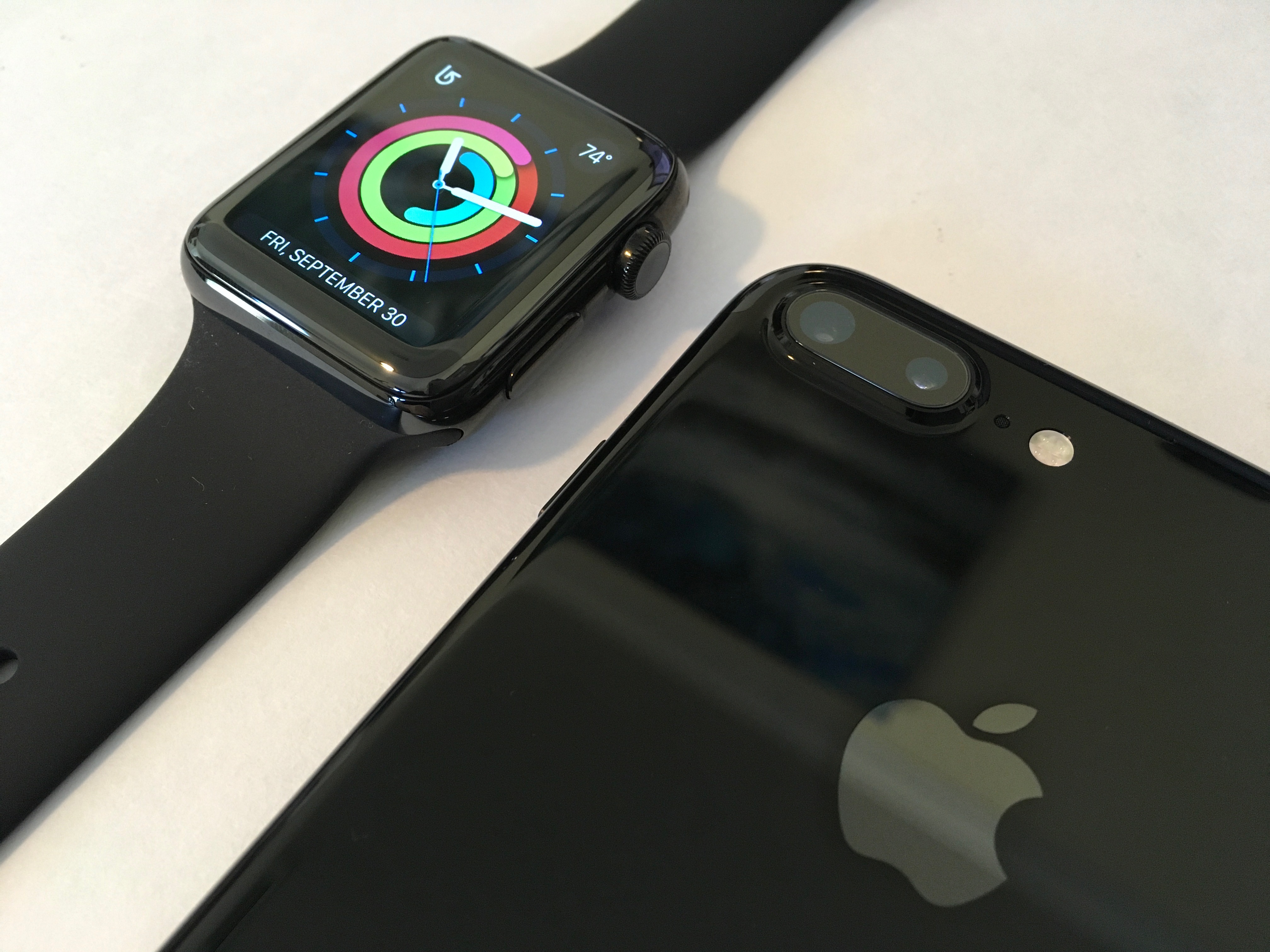 Apple watch без iphone. Айфон Эппл вотч 4. АПЛ вотч 7 черные. Айфон Эппл вотч 8. Apple watch 7 черные.