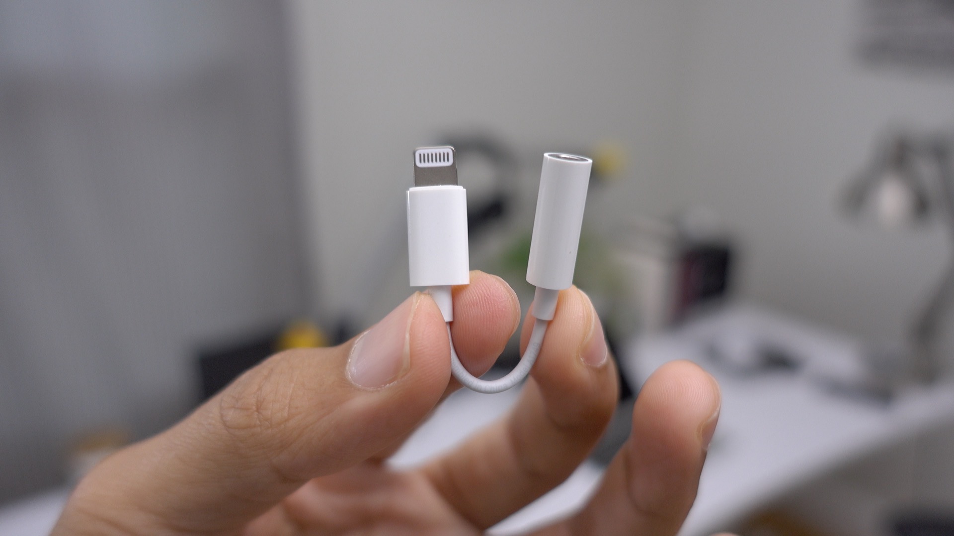 Apple Adaptateur Apple Lightning vers Mini Jack 3,5 mm – CONECTOR
