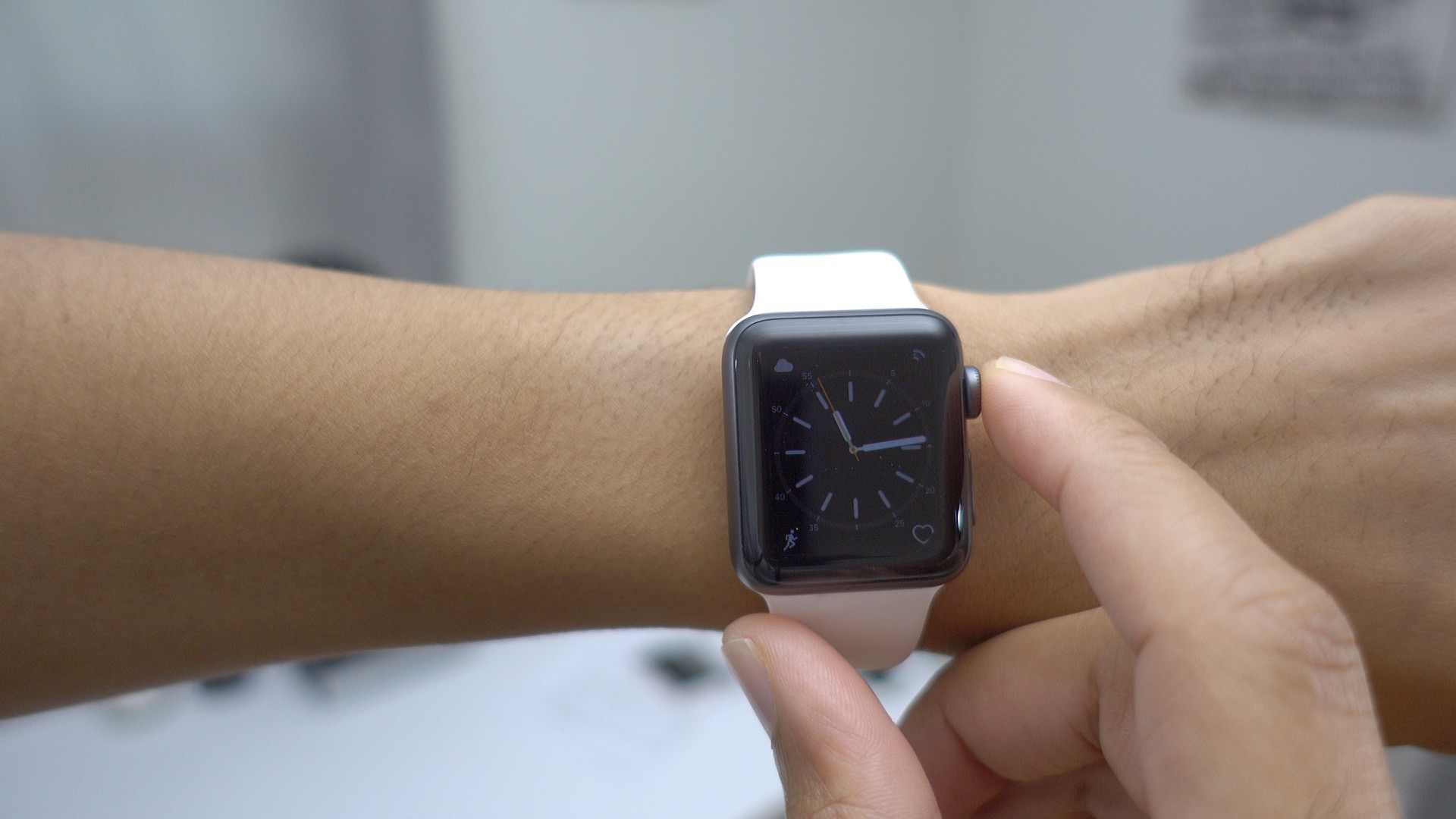 Замена часам apple watch. Digital Crown в Apple watch что это такое. Эпл вотч 7 диджитал Кроун. Apple watch 3 Digital Crown. Digital Crown на Эппл вотч.