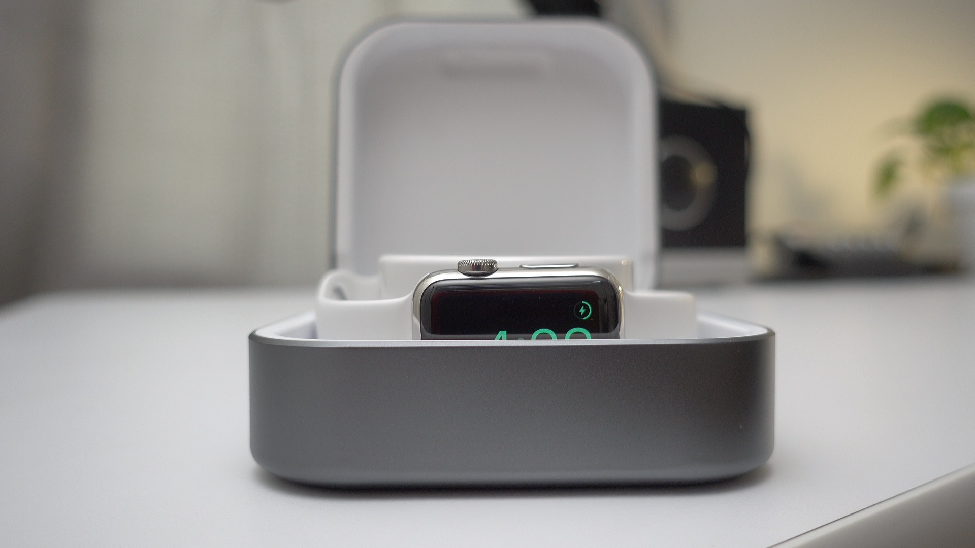 Apple watch 2025 charger case