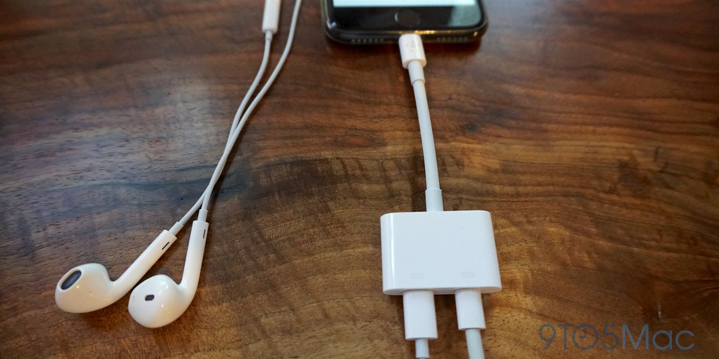 Review Belkin’s new Lightning adapter lets you charge iPhone 7 and