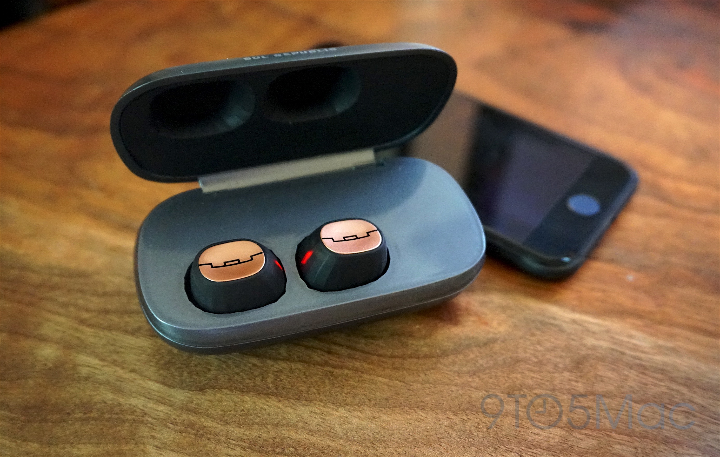 Review Sol Republic S New Cord Free Wireless Earbuds Bring Big Bass To Take On Apple S Airpods 9to5mac