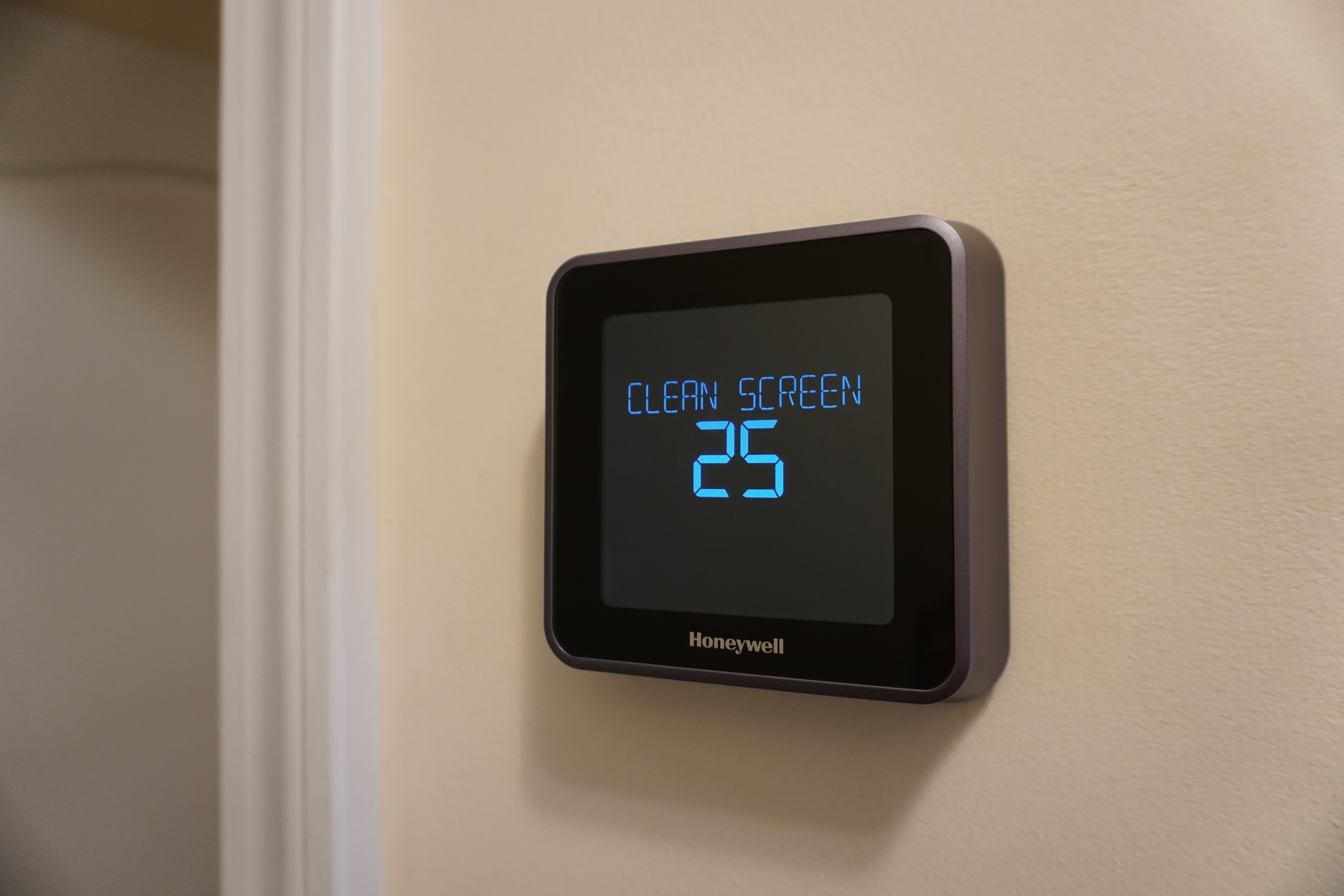 What Does Clean Screen Mean on Honeywell Thermostat? 