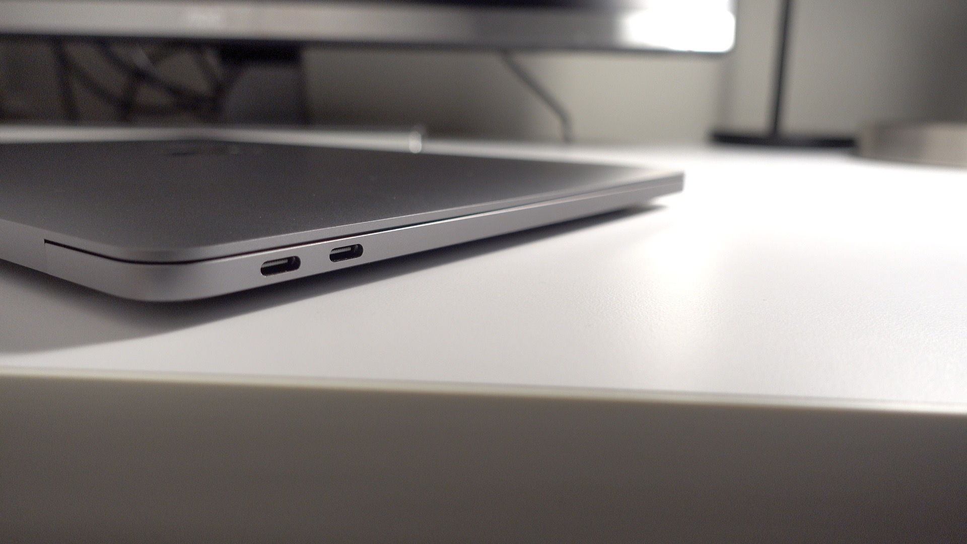 MacBook Pro external display support explained 4K, 5K, adapters