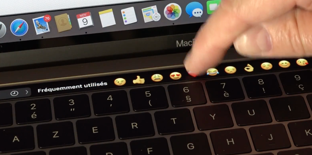 how to get emojis on mac with the touch bar