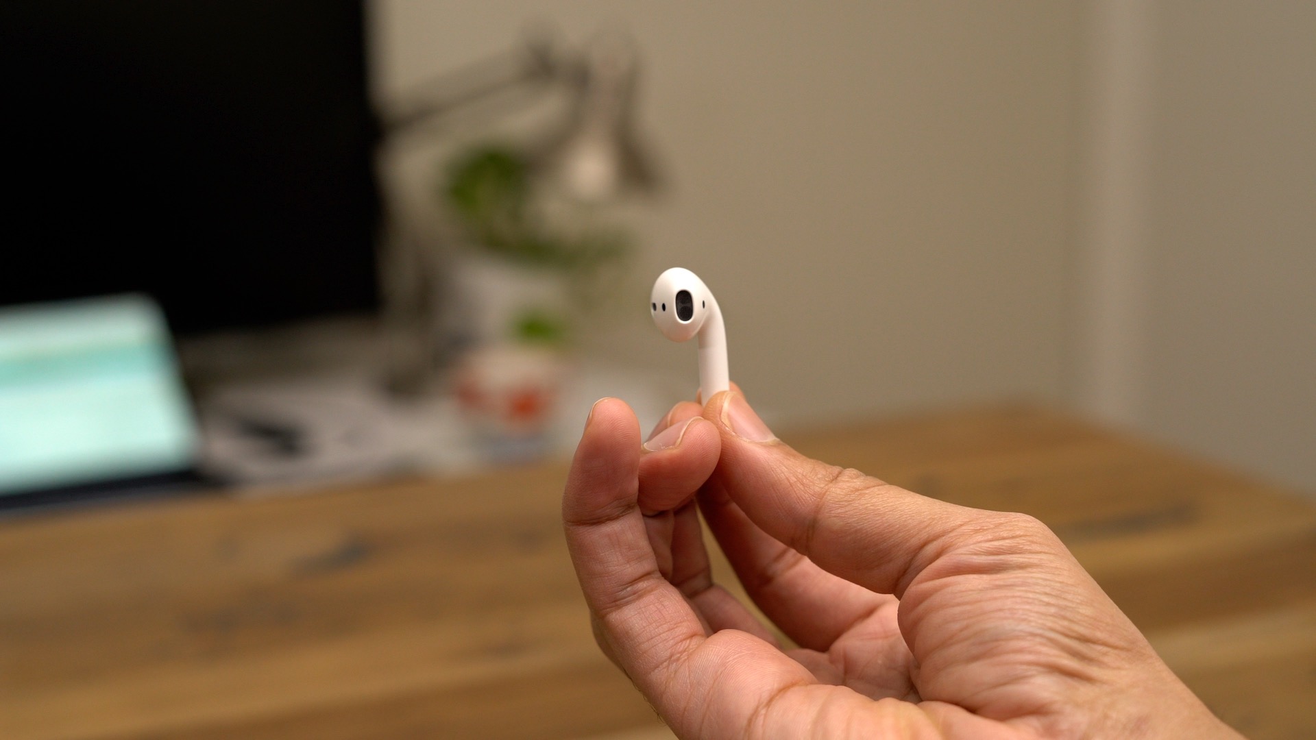 airpods wont play sound