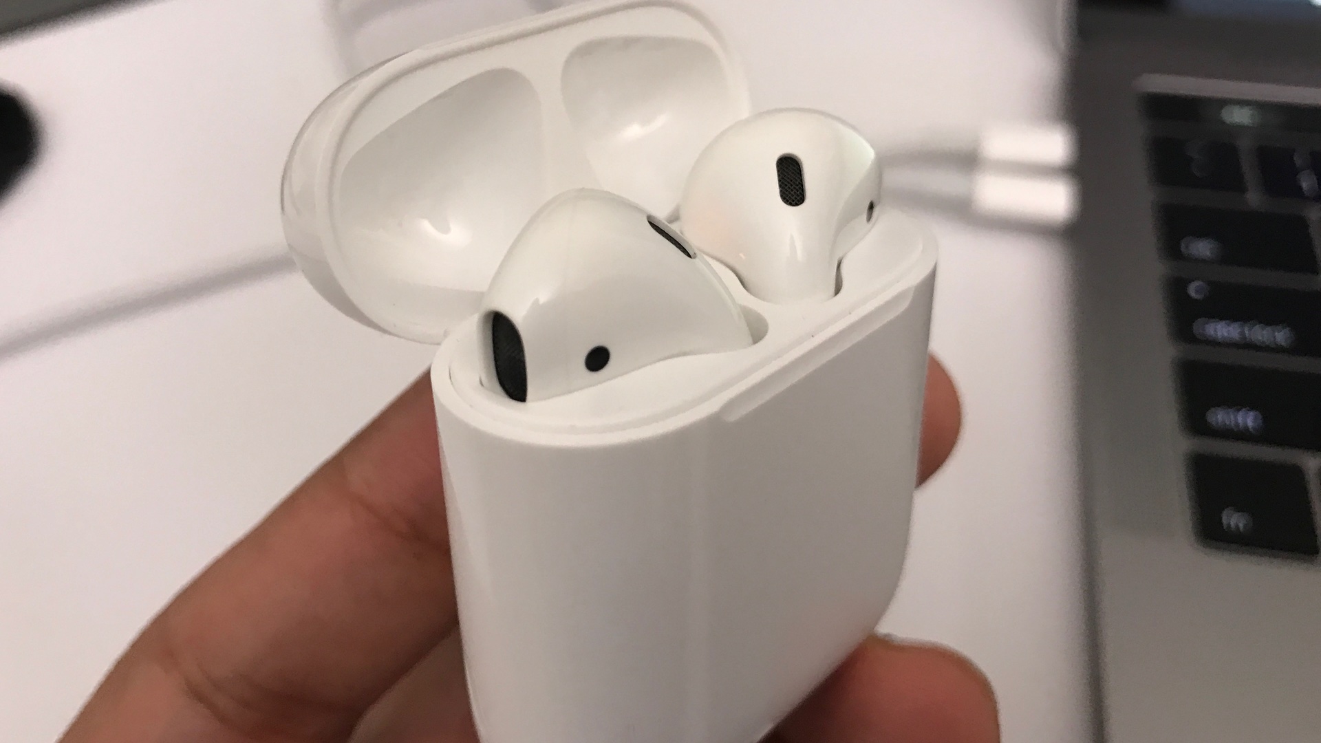airpods pro fall out