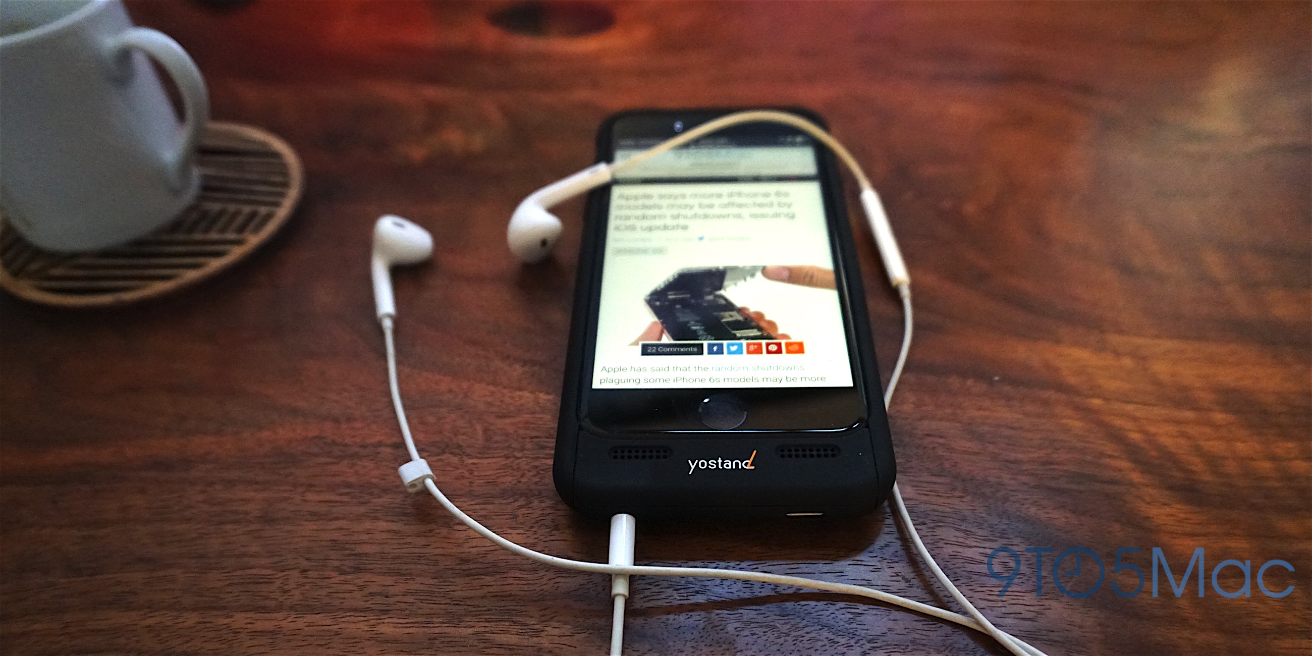 Review A MadeforiPhone 7 battery case w/ headphone jack, Lightning