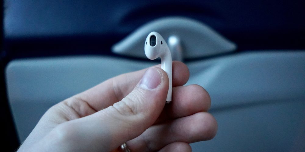 airpods-plane-1