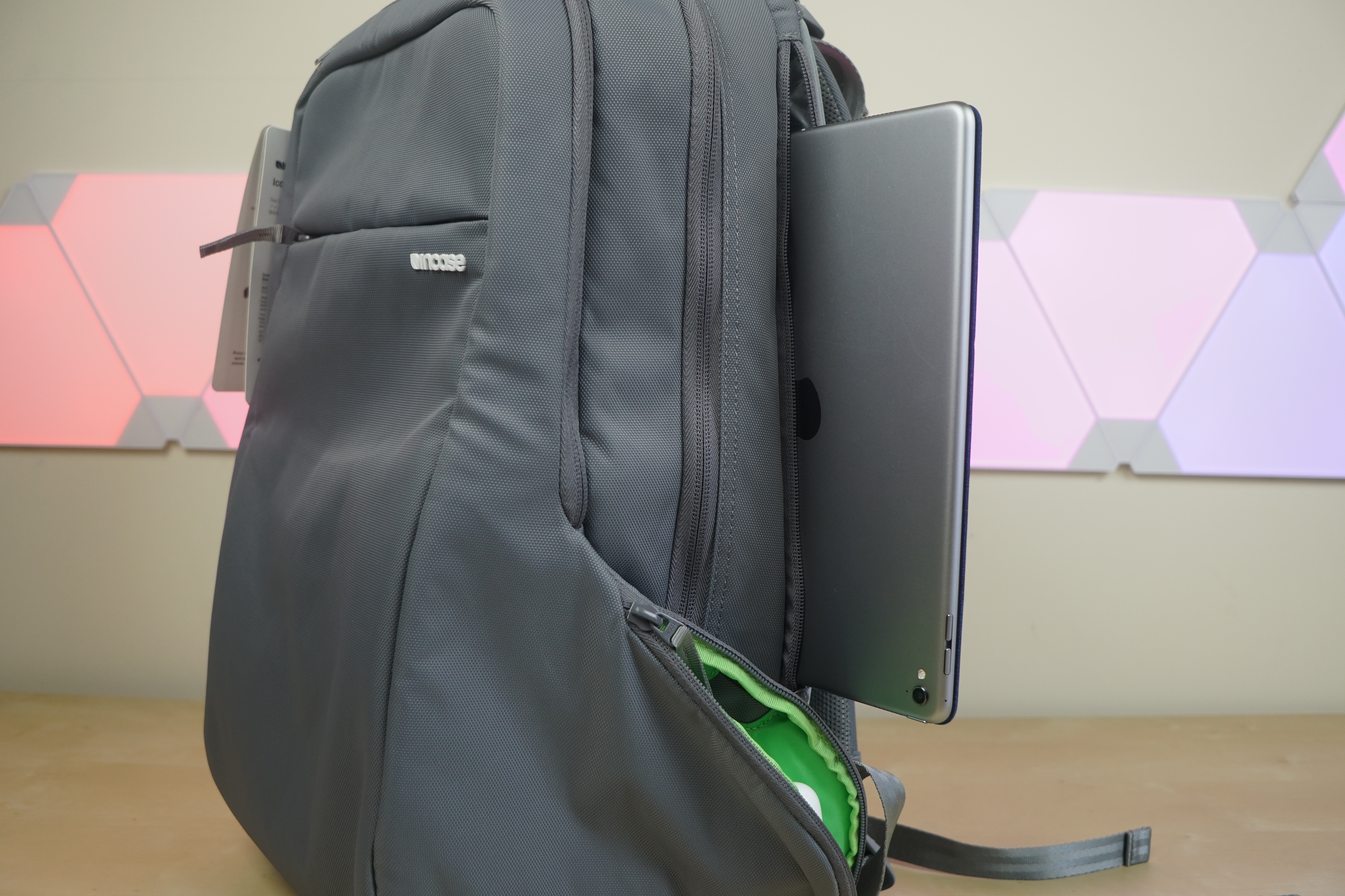 incase designs corp icon backpack