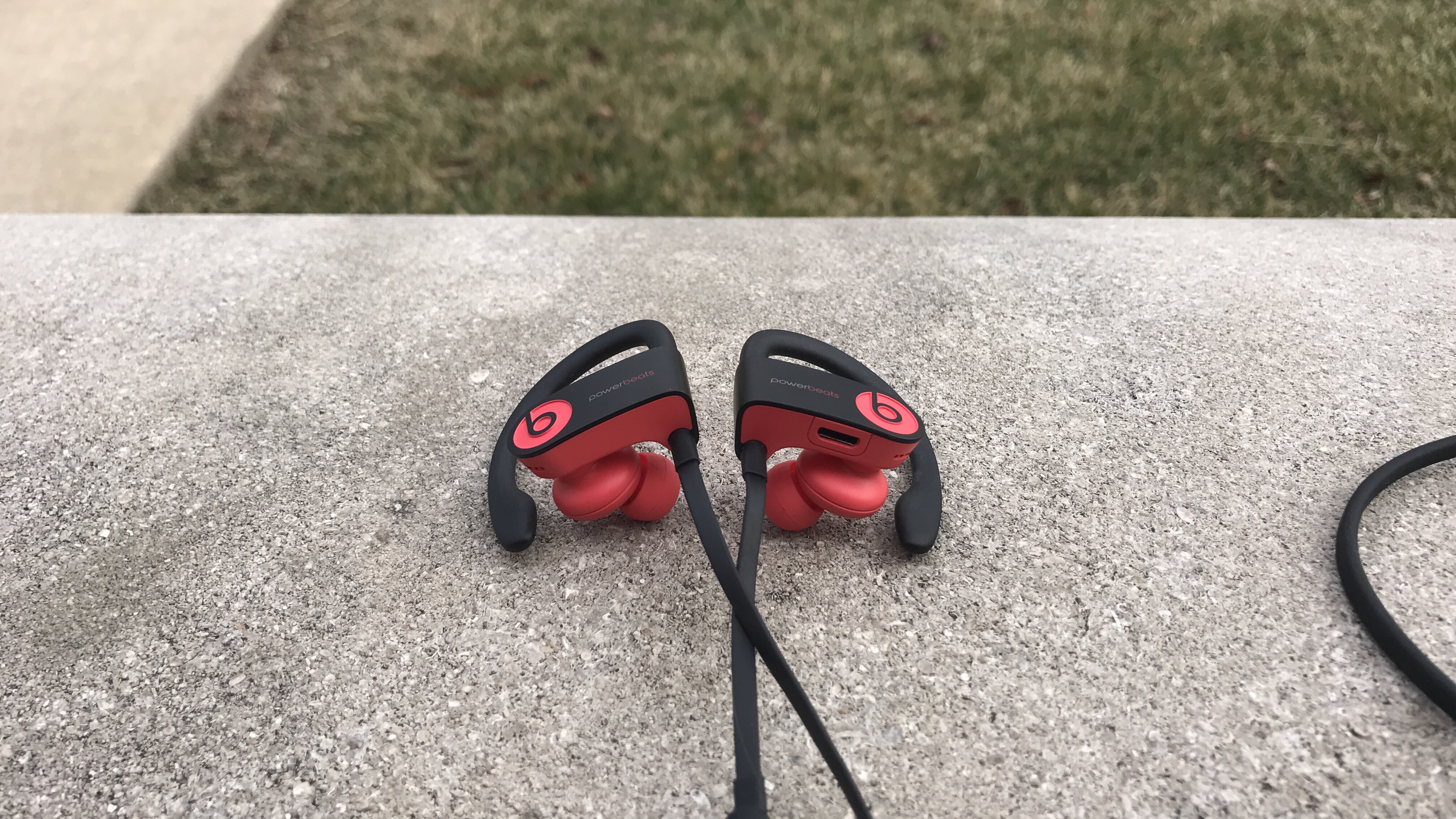 difference between beatsx and powerbeats3