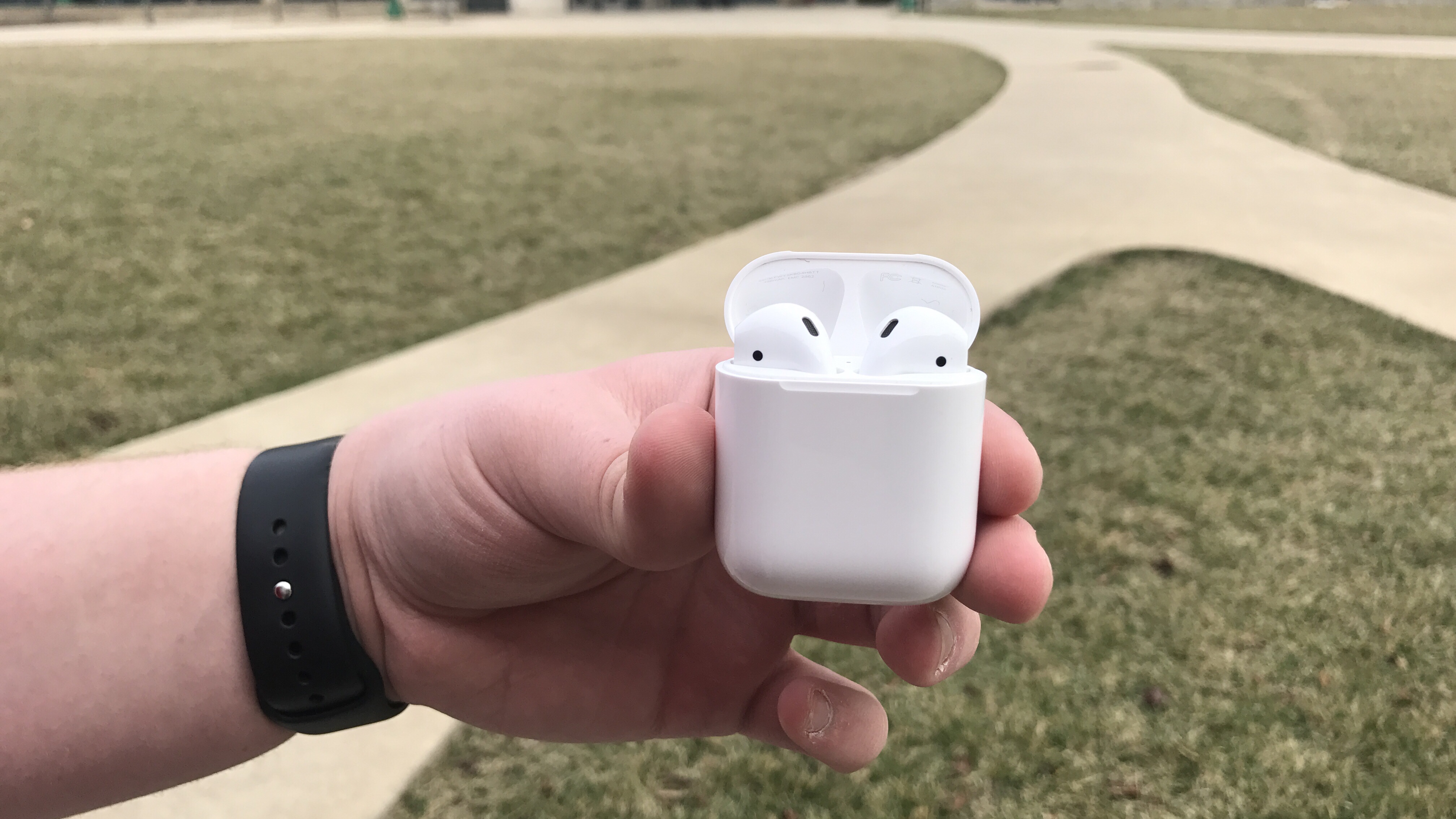 AirPods demand significantly exceeding supply, Apple Watch + AirPods/Beats ...