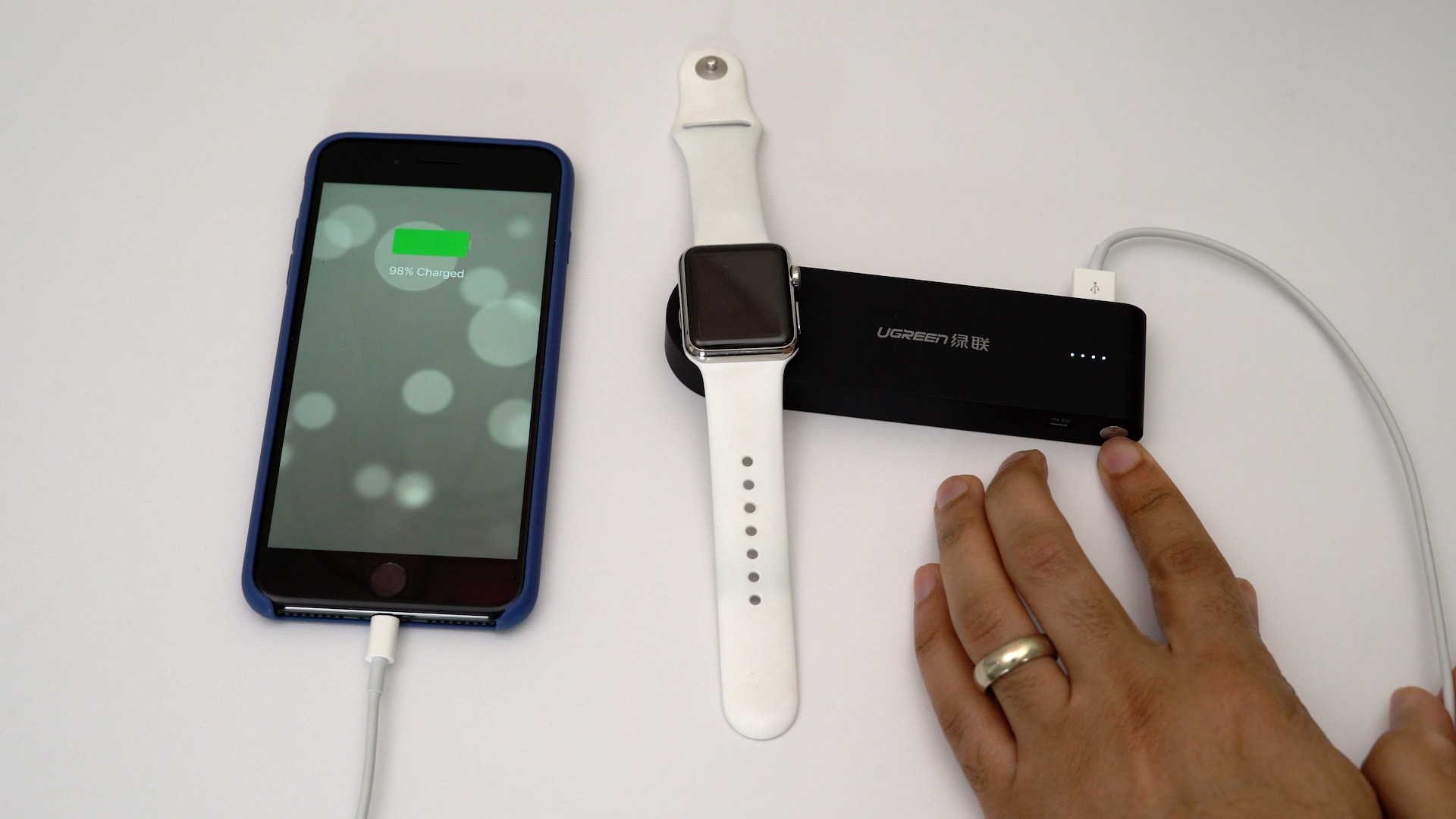 The Ugreen Apple Watch charger features portability and a builtin